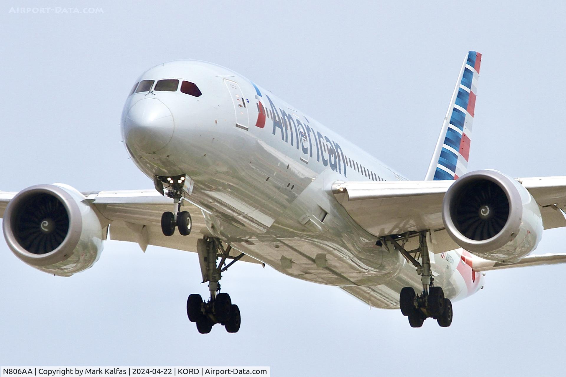 N806AA, 2015 Boeing 787-8 Dreamliner C/N 40624, B788 American Airlines  Boeing 787-8 Dreamliner N806AA arriving 28C KORD