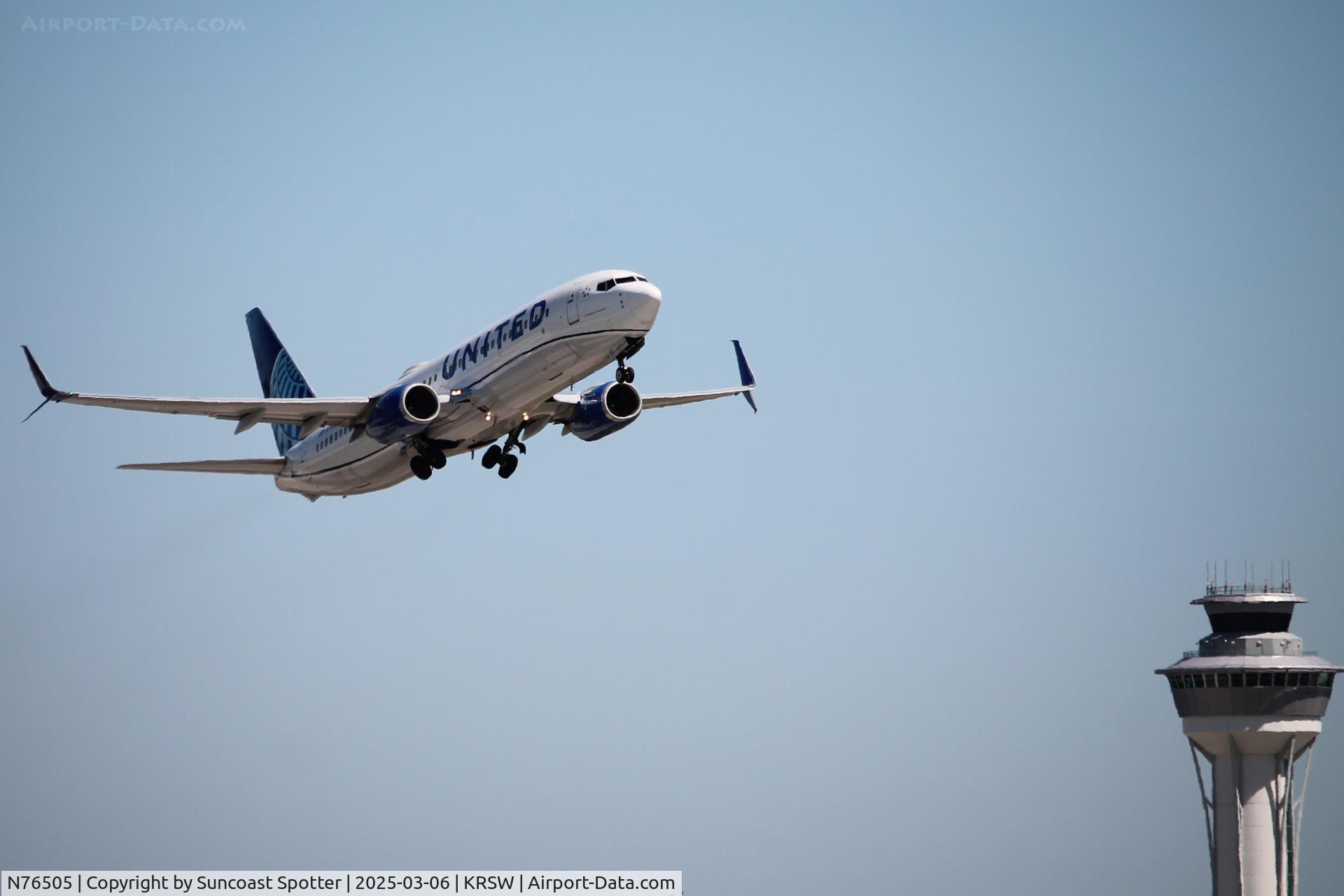 N76505, 2006 Boeing 737-824 C/N 32834, United Flight 1728 departs Southwest Florida International Airport enroute to Washington-Dulles International Airport