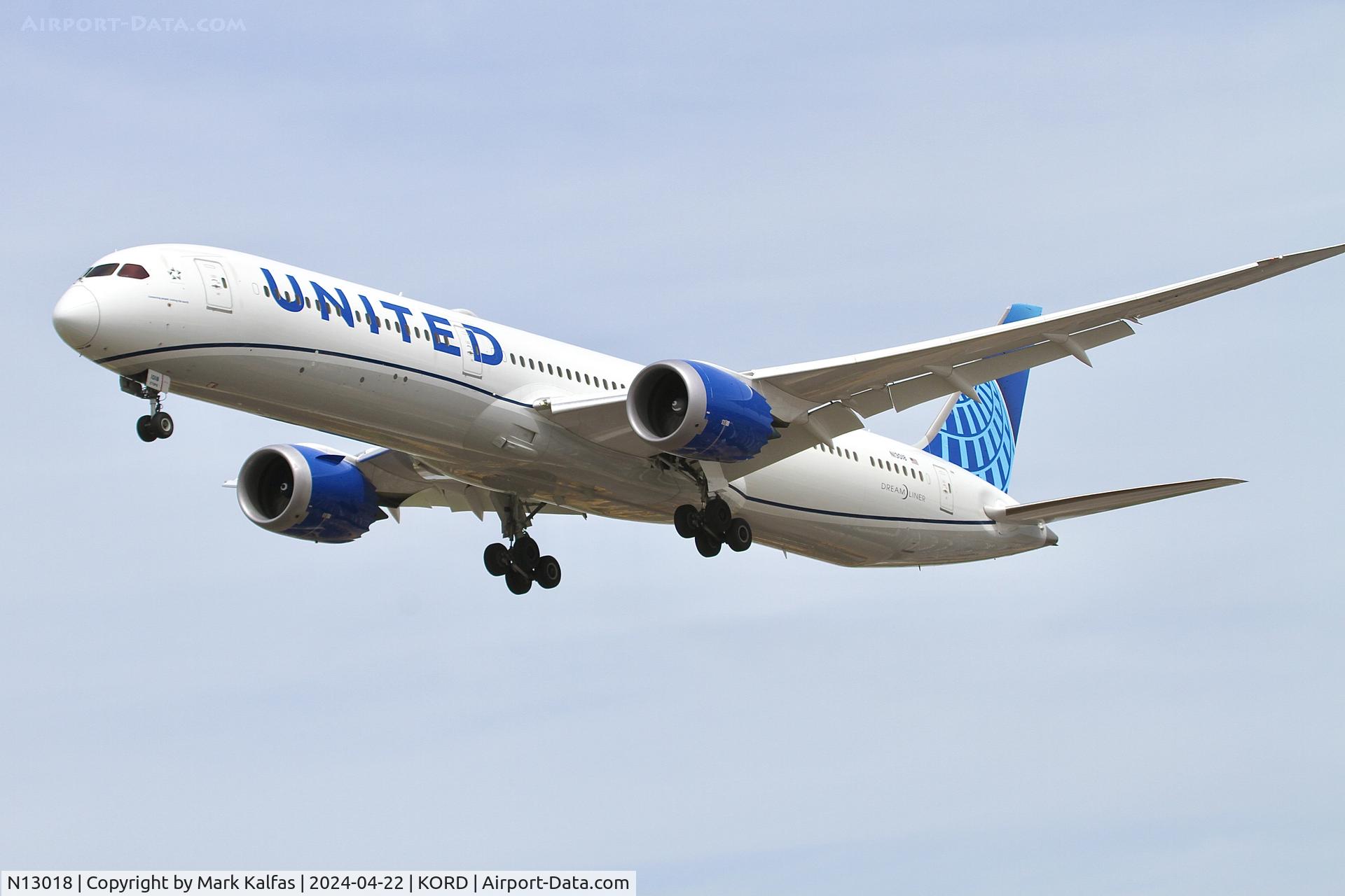 N13018, 2022 Boeing 787-10 Dreamliner C/N 66987, B78X United Airlines Boeing 787-10 Dreamliner N13018 arriving on 28C KORD
