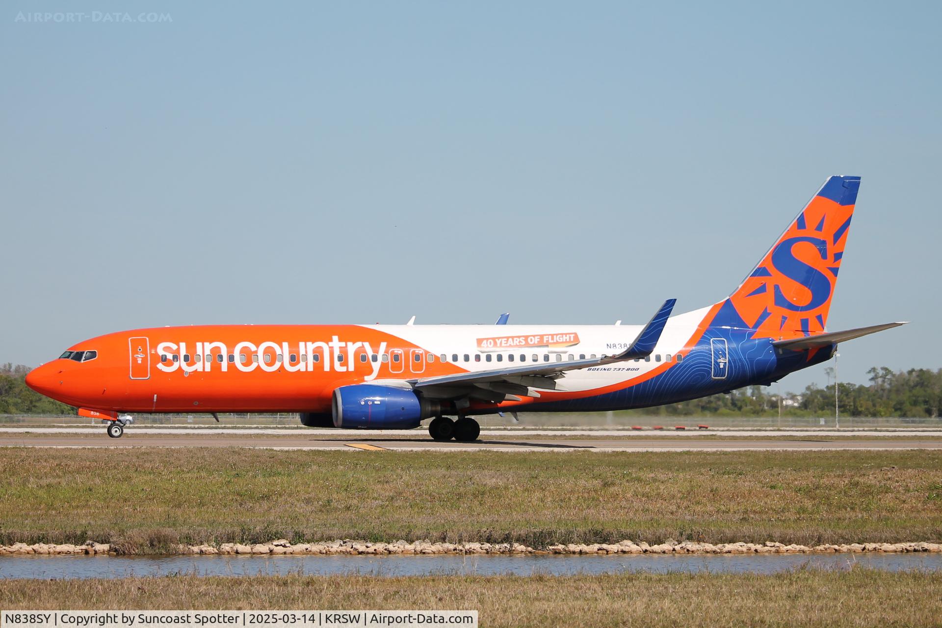 N838SY, 2002 Boeing 737-86N C/N 32733, Sun Country Flight 382 taxis at Southwest Florida International Airport prior to flight to Minneapolis-St Paul International Airport