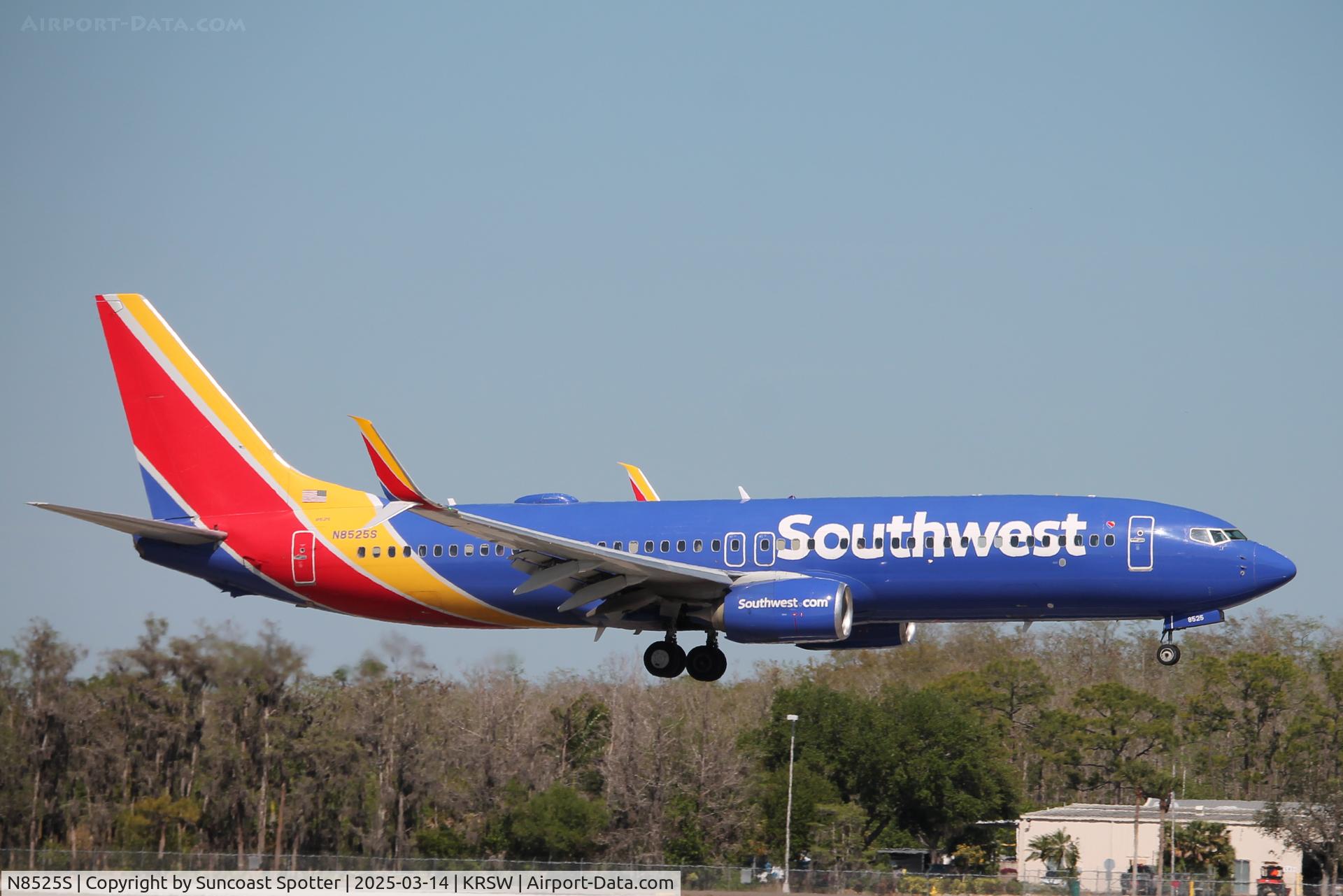N8525S, 2017 Boeing 737-8H4 C/N 36949, Southwest Flight 1671 arrives at Southwest Florida International Airport following flight from Hartsfield-Jackson Atlanta International Airport