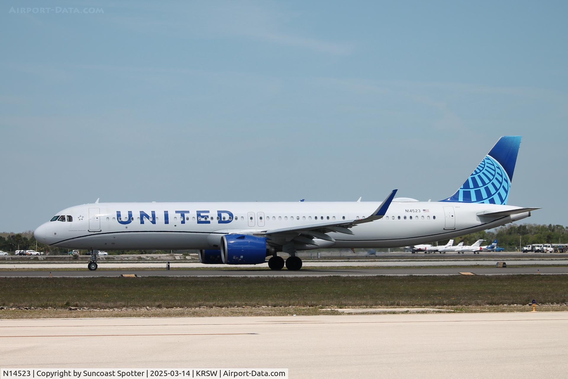 N14523, 2024 Airbus A321-271 NX C/N 11966, United Flight 511 taxis at Southwest Florida International Airport prior to flight to Chicago-O’Hare International Airport