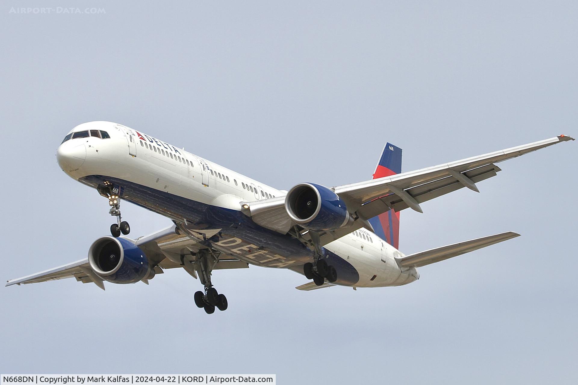 N668DN, 1991 Boeing 757-232 C/N 25141, B752 Delta Airlines Boeing 757-232 N668DN srriving on 22C KORD