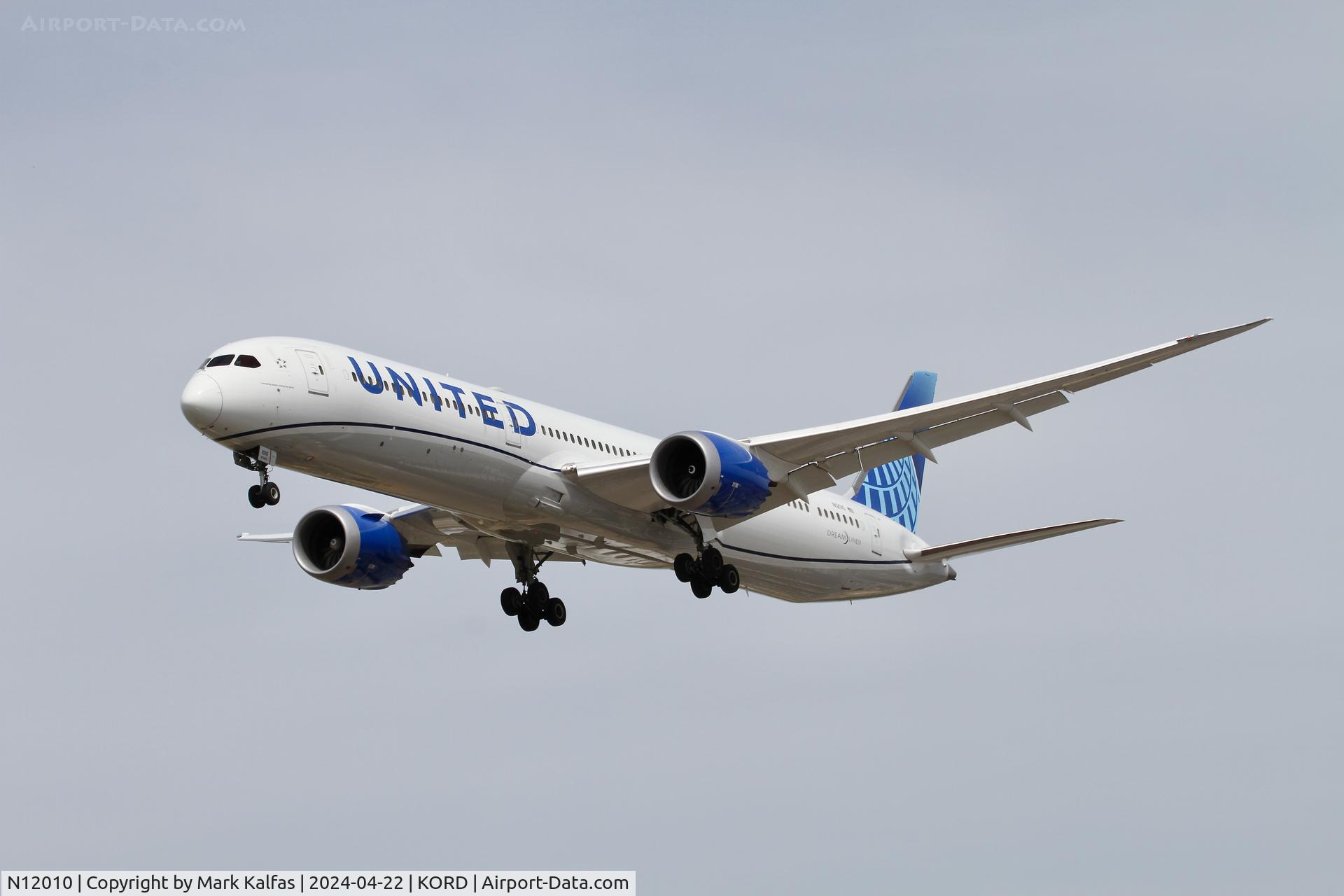 N12010, 2019 Boeing 787-10 Dreamliner C/N 40926, B78X United Airlines BOEING 787-10 Dreamliner N12010 28C aproach KORD