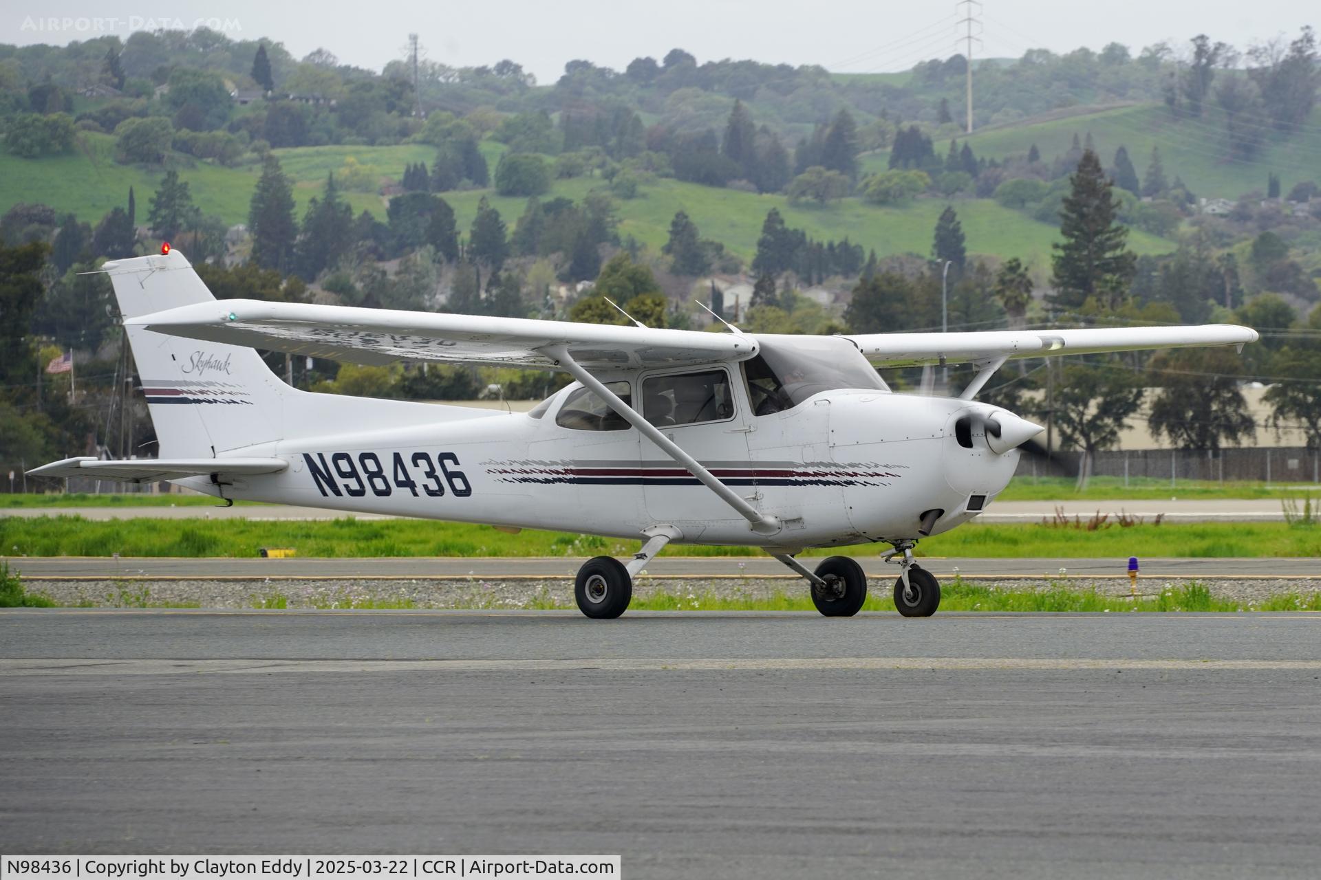 N98436, 1998 Cessna 172R C/N 17280612, Buchanan Field Concord Airport in California 2025