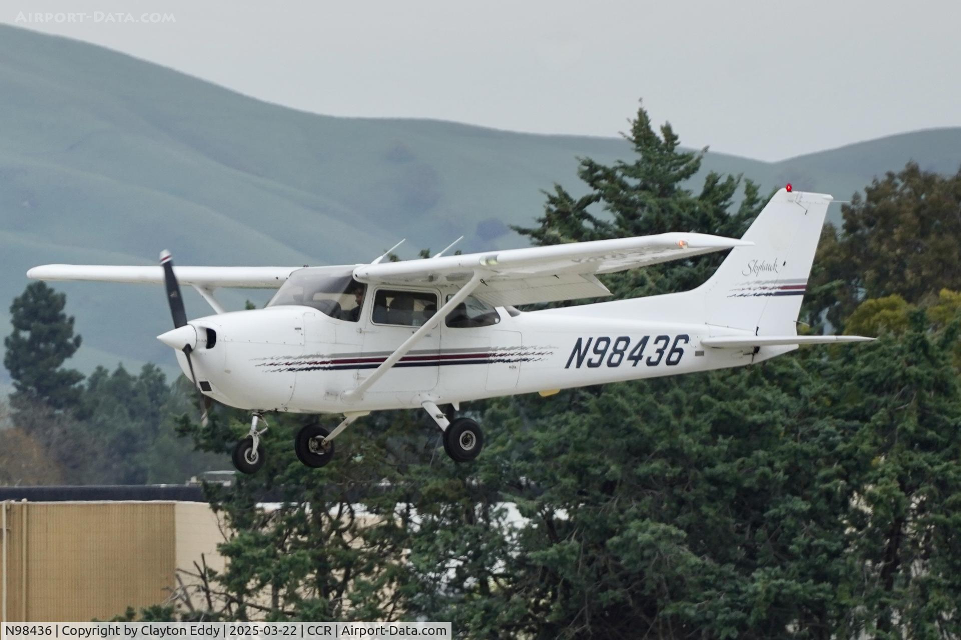 N98436, 1998 Cessna 172R C/N 17280612, Buchanan Field Concord Airport in California 2025
