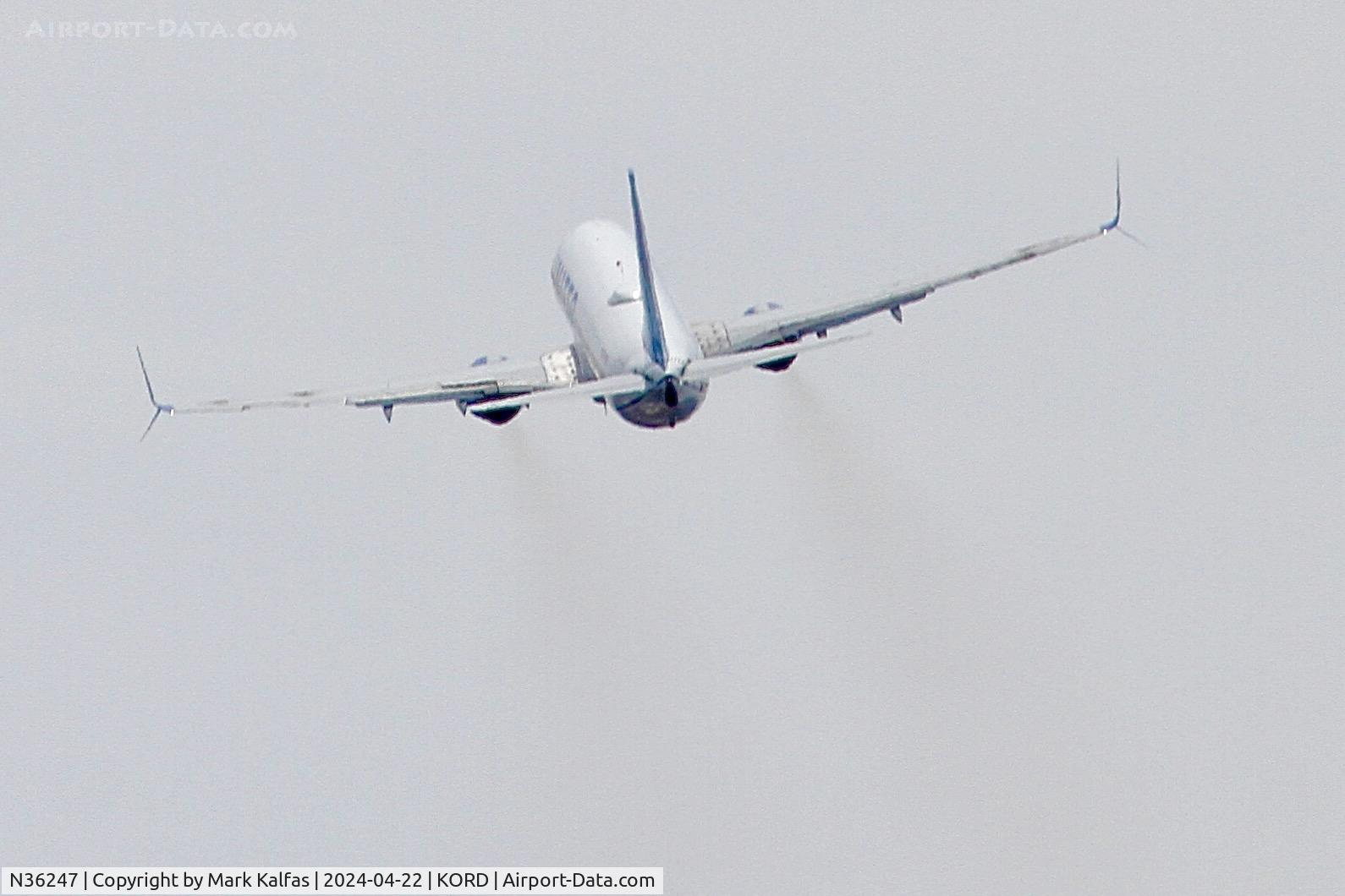 N36247, 1999 Boeing 737-824 C/N 28807, B739 United Airlines Boeing 737-824 N36247 departing 22L KORD
