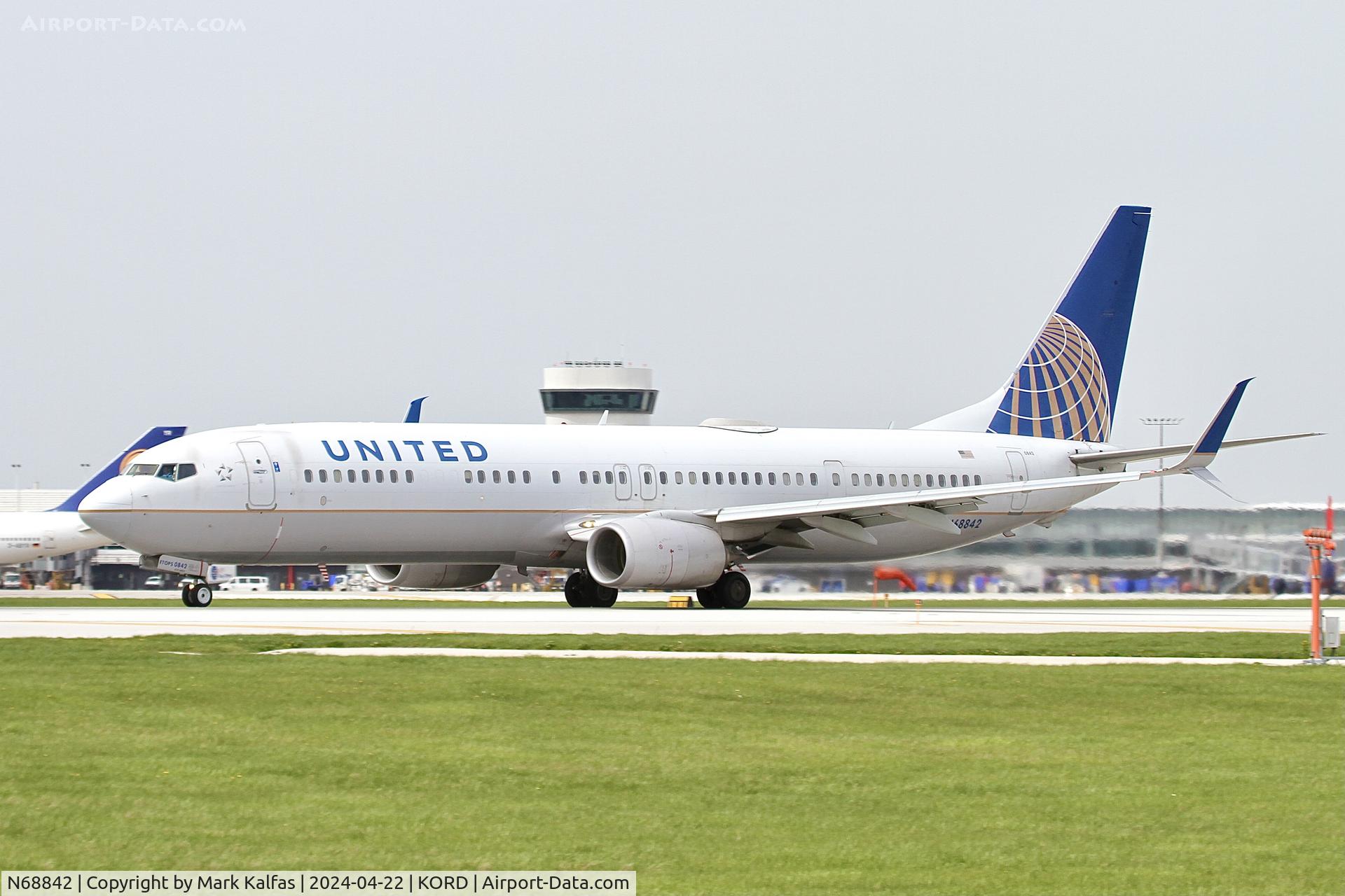 N68842, 2015 Boeing 737-924/ER C/N 42183, B739 United Airlines Boeing 737-924/ER N68842 departing 22L KORD