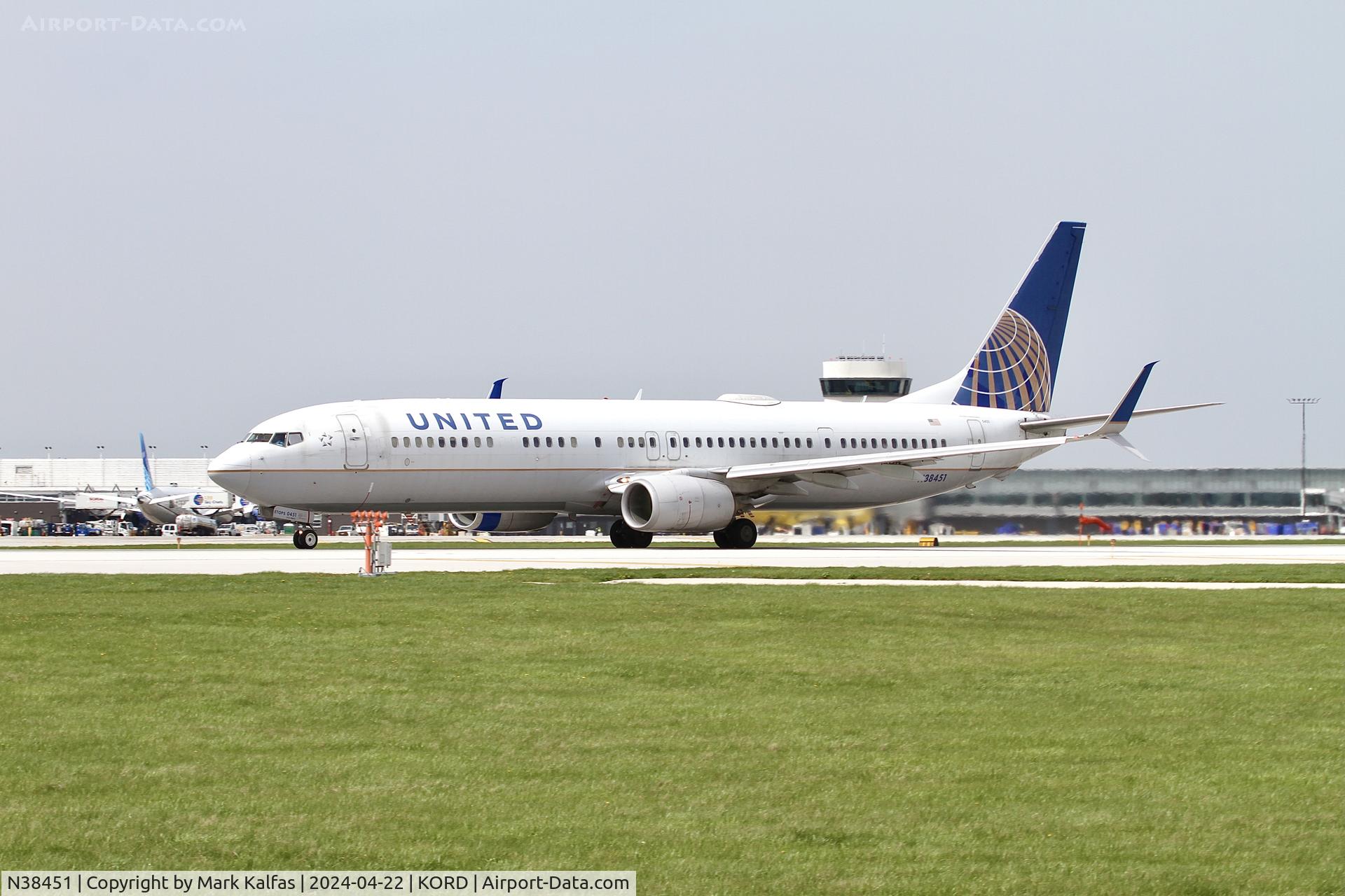N38451, 2012 Boeing 737-924/ER C/N 31646, B739 United Airlines Boeing 737-924/ER N38451 departing 22L KORD