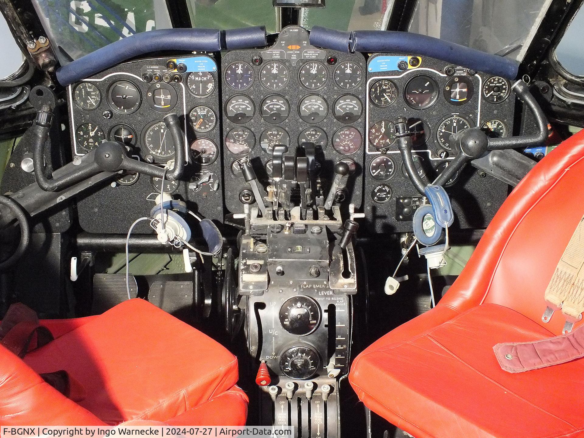F-BGNX, 1953 De Havilland DH.106 Comet 1XB C/N 6020, De Havilland D.H.106 Comet 1XB (fuselage only minus tail section/wings) at the De Havilland Aircraft Museum, London Colney #c
