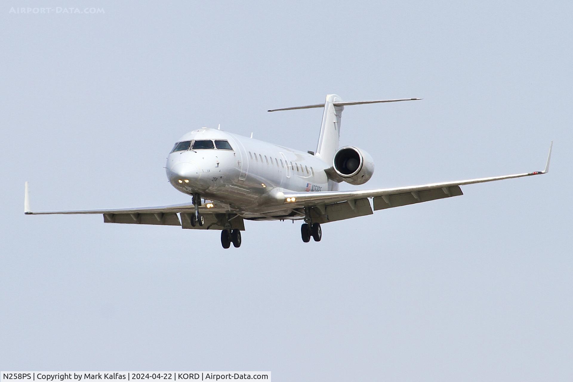 N258PS, 2004 Bombardier CRJ-200ER (CL-600-2B19) C/N 7941, CRJ2 Contour Airlines Corporate Flight Management Bombardier CRJ-200ER N258PS 28C approach KORD