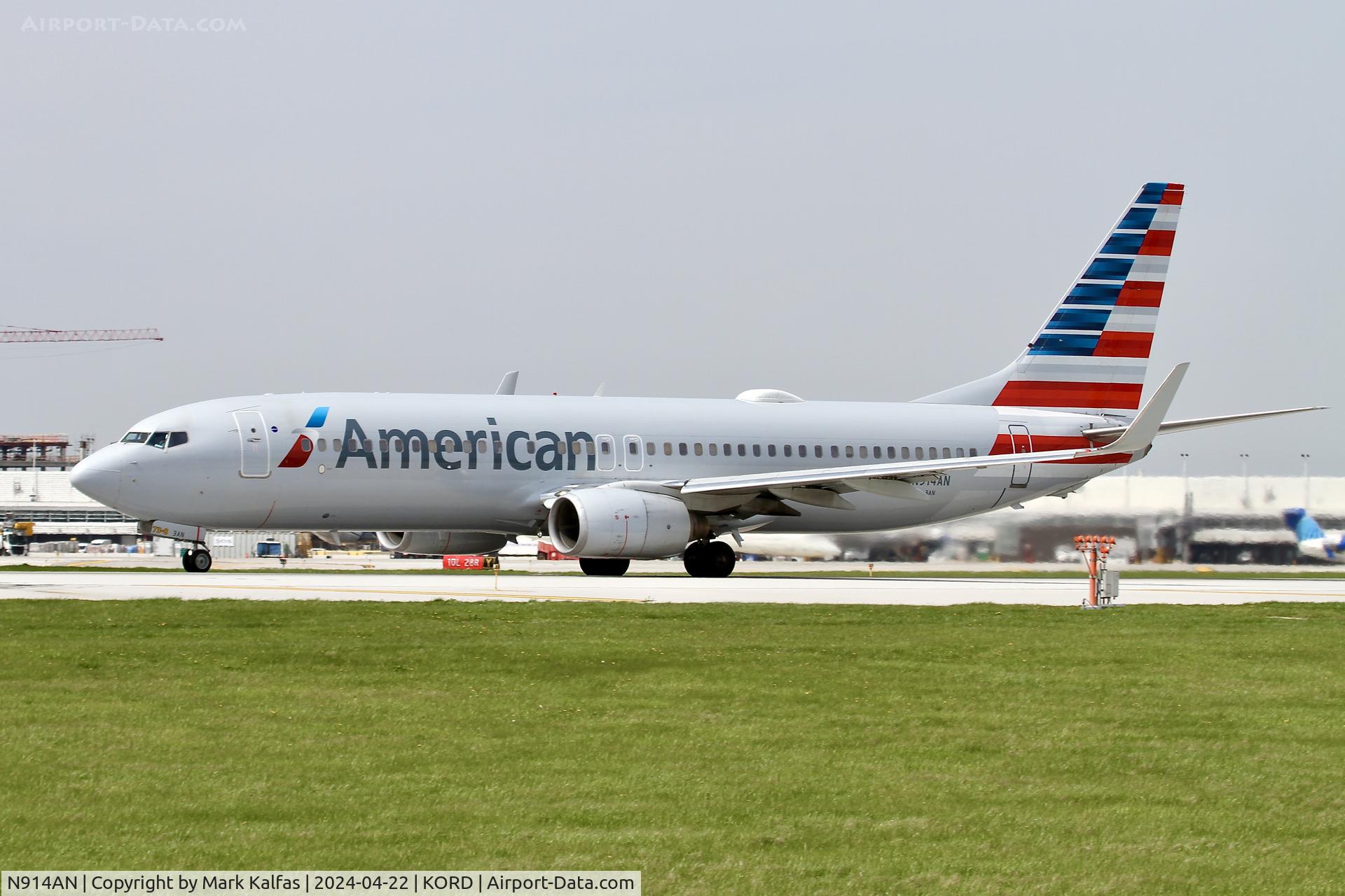 N914AN, 1999 Boeing 737-823 C/N 29515, B738 American Airlines Boeing 737-823 N914AN departing 22L KORD