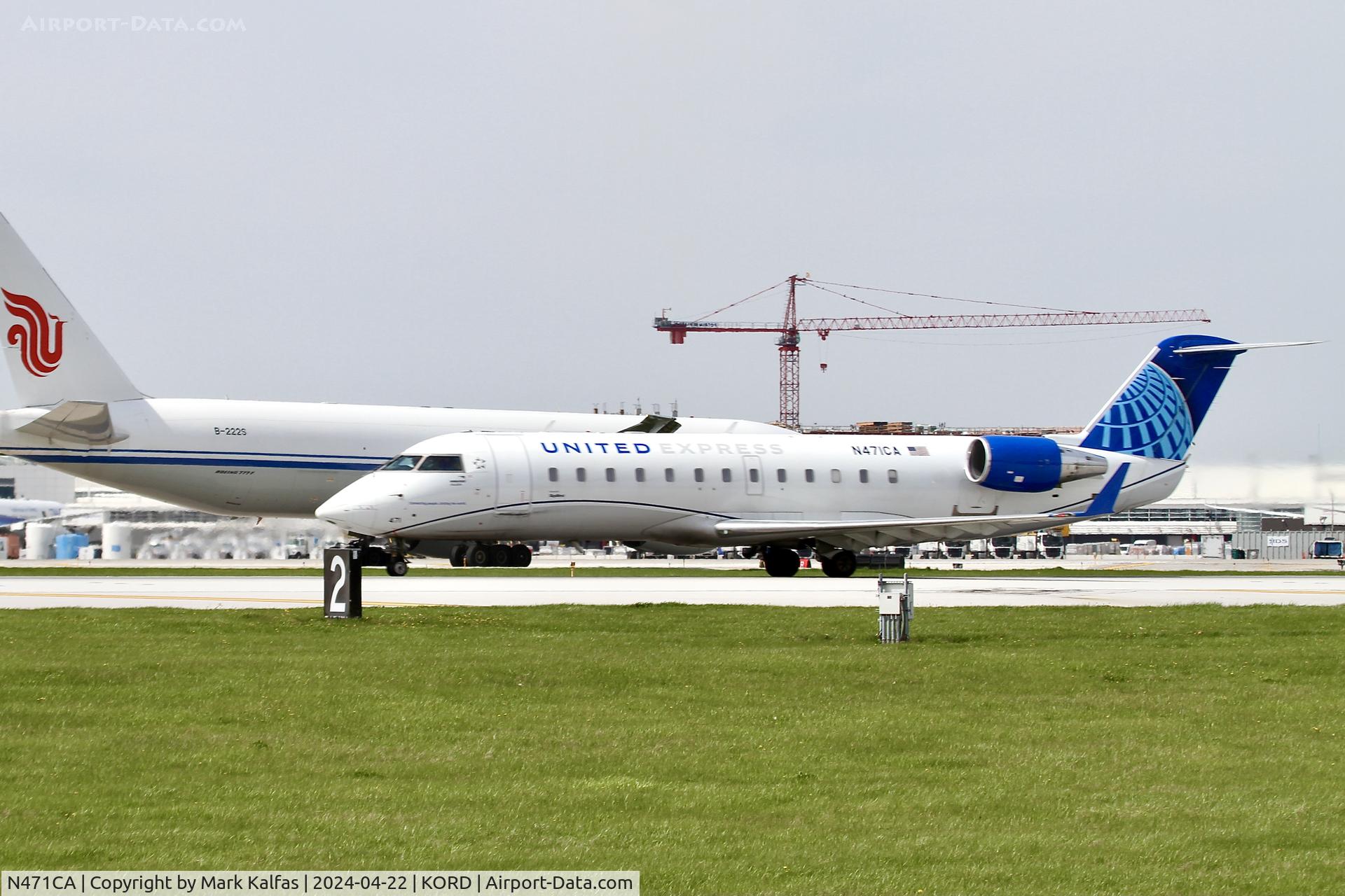 N471CA, 2002 Bombardier CRJ-200ER (CL-600-2B19) C/N 7655, CRJ2 SkwWest/United Express Bombardier CRJ-200ER (CL-600-2B19) N471CA departing 22L KORD