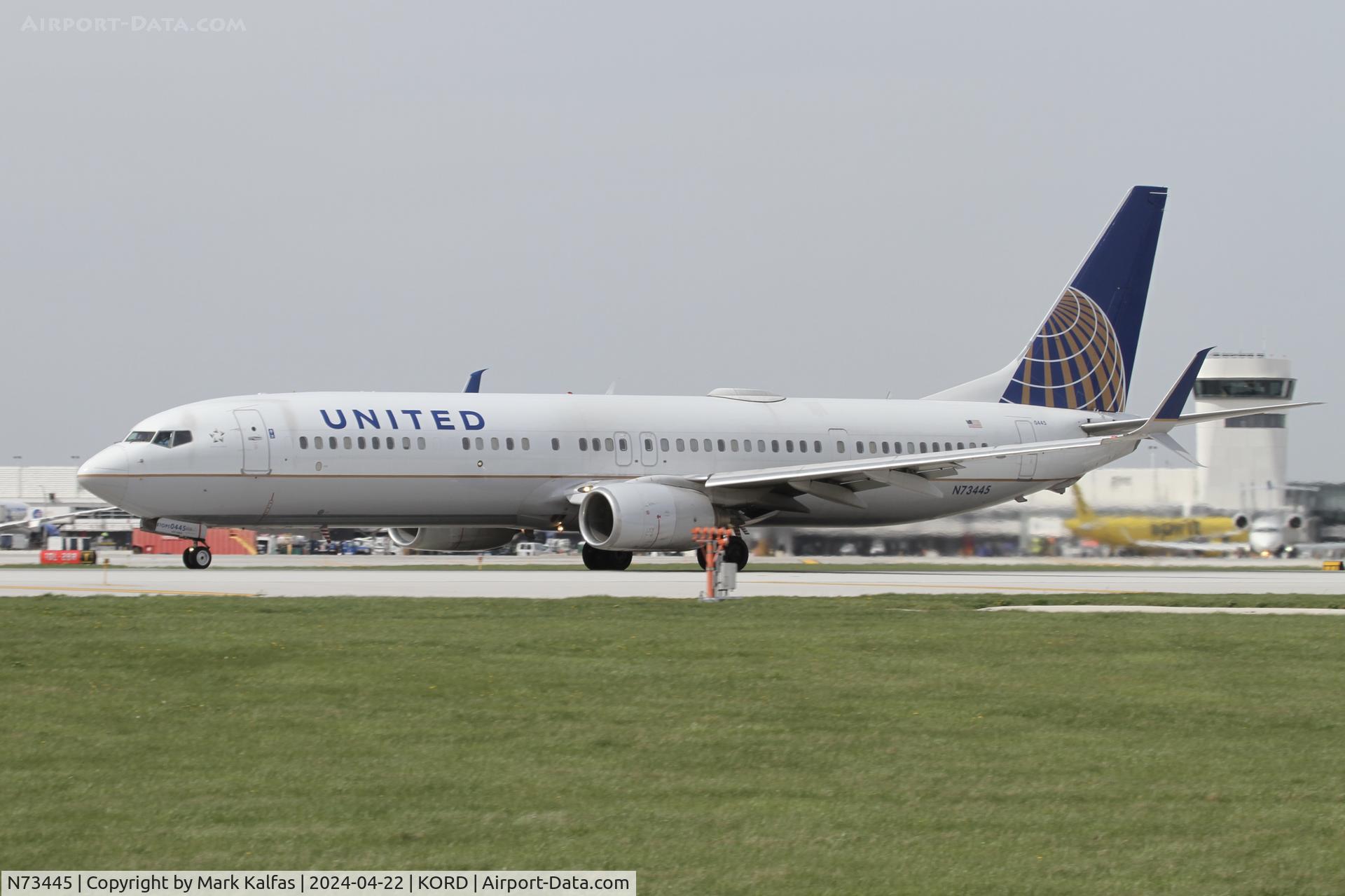 N73445, 2011 Boeing 737-924/ER C/N 40000, B738 United Airlines Boeing 737-924/ER, N73445 departing 22L KORD