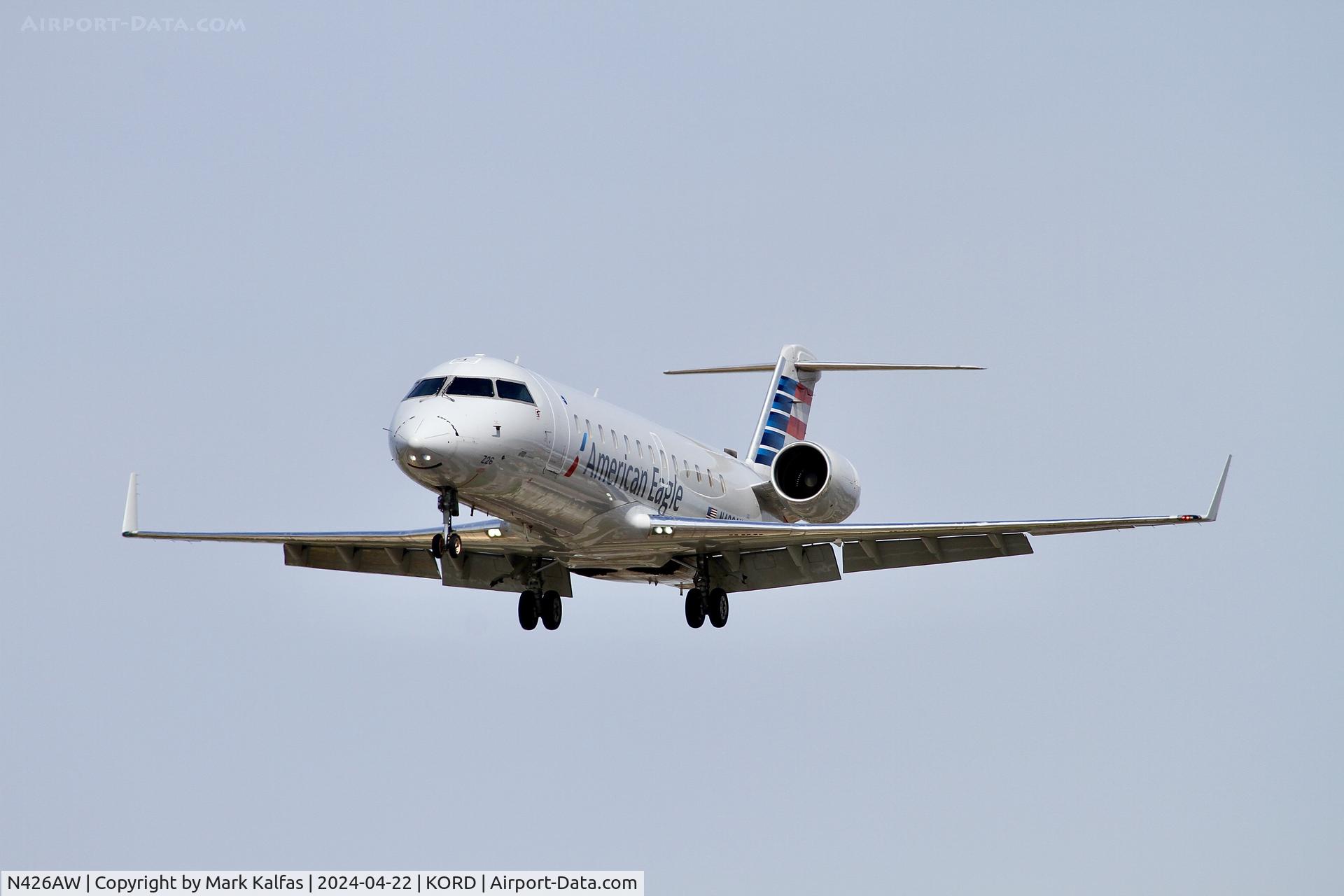 N426AW, 2002 Bombardier CRJ-200LR (CL-600-2B19) C/N 7669, CRJ2 Air Wisconsin/ American Eagle BOMBARDIER INC CL-600-2B19 N426AW 28C approach KORD