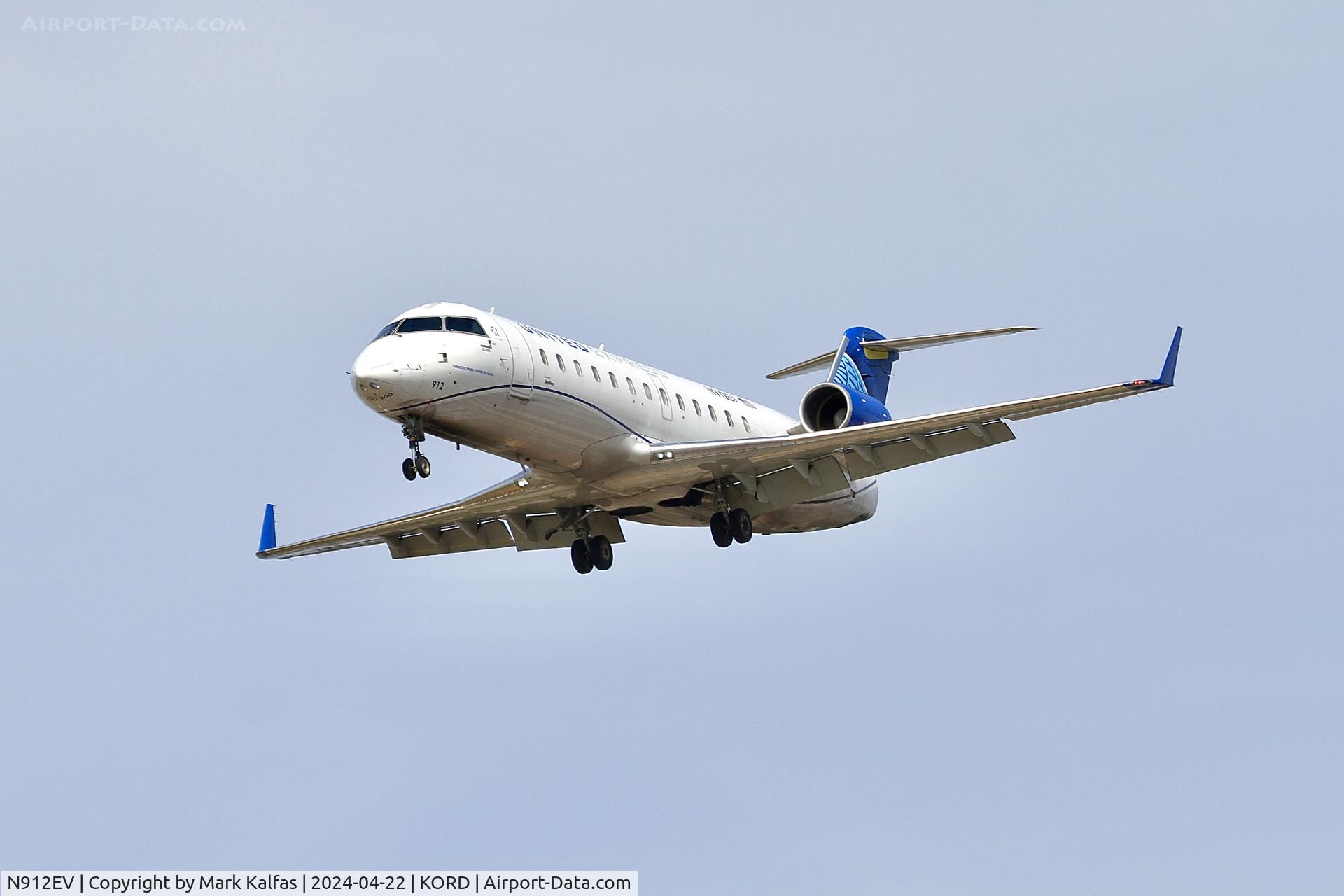 N912EV, 2002 Bombardier CRJ-200LR (CL-600-2B19) C/N 7728, CRJ2 SkyWest/United Express Canadair Regional Jet CRJ-200 N912EV, N912EV on approach 28C KORD