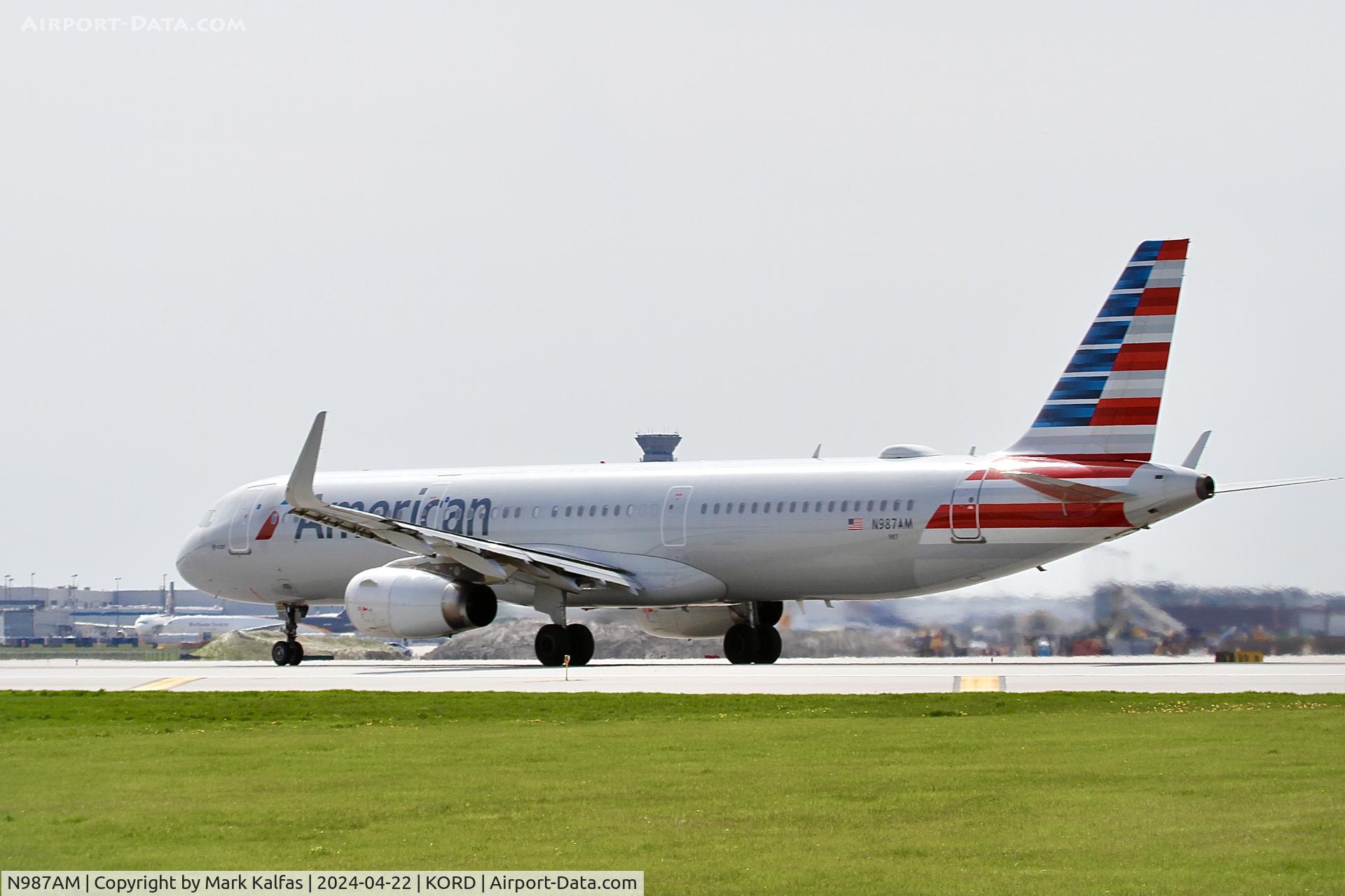 N987AM, 2016 Airbus A321-231 C/N 7079, A321 American Airlines Airbus A321-231 N987AM departing 22L KORD