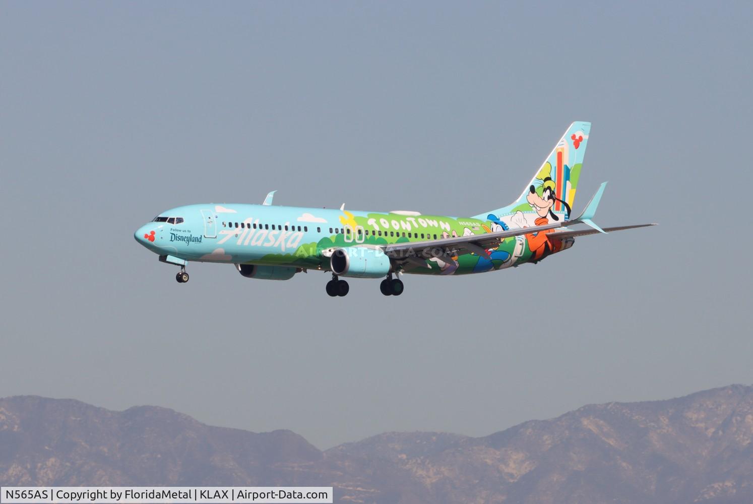 N565AS, 2006 Boeing 737-890 C/N 35181, ASA 738 Toon Time zx pdx-lax