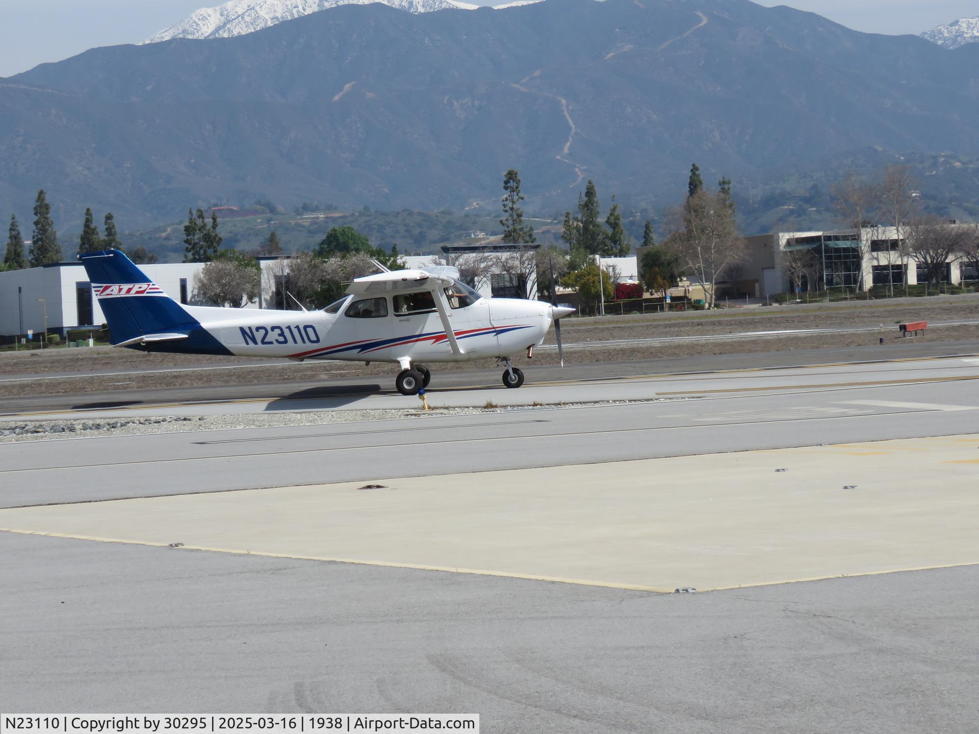 N23110, 2023 Cessna 172S Shyhawk SP C/N 172S13104, Taxiing