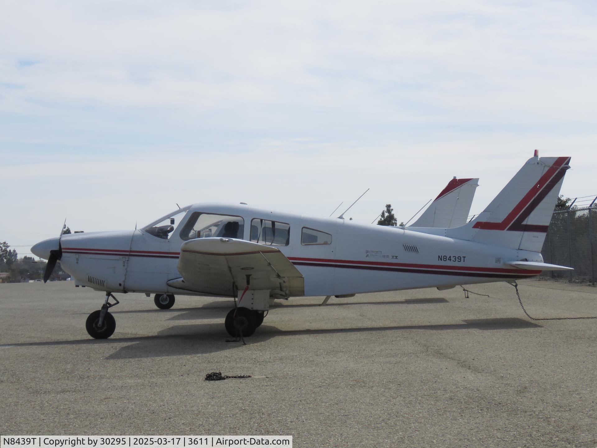 N8439T, 1981 Piper PA-28-181 C/N 28-8290012, Parked