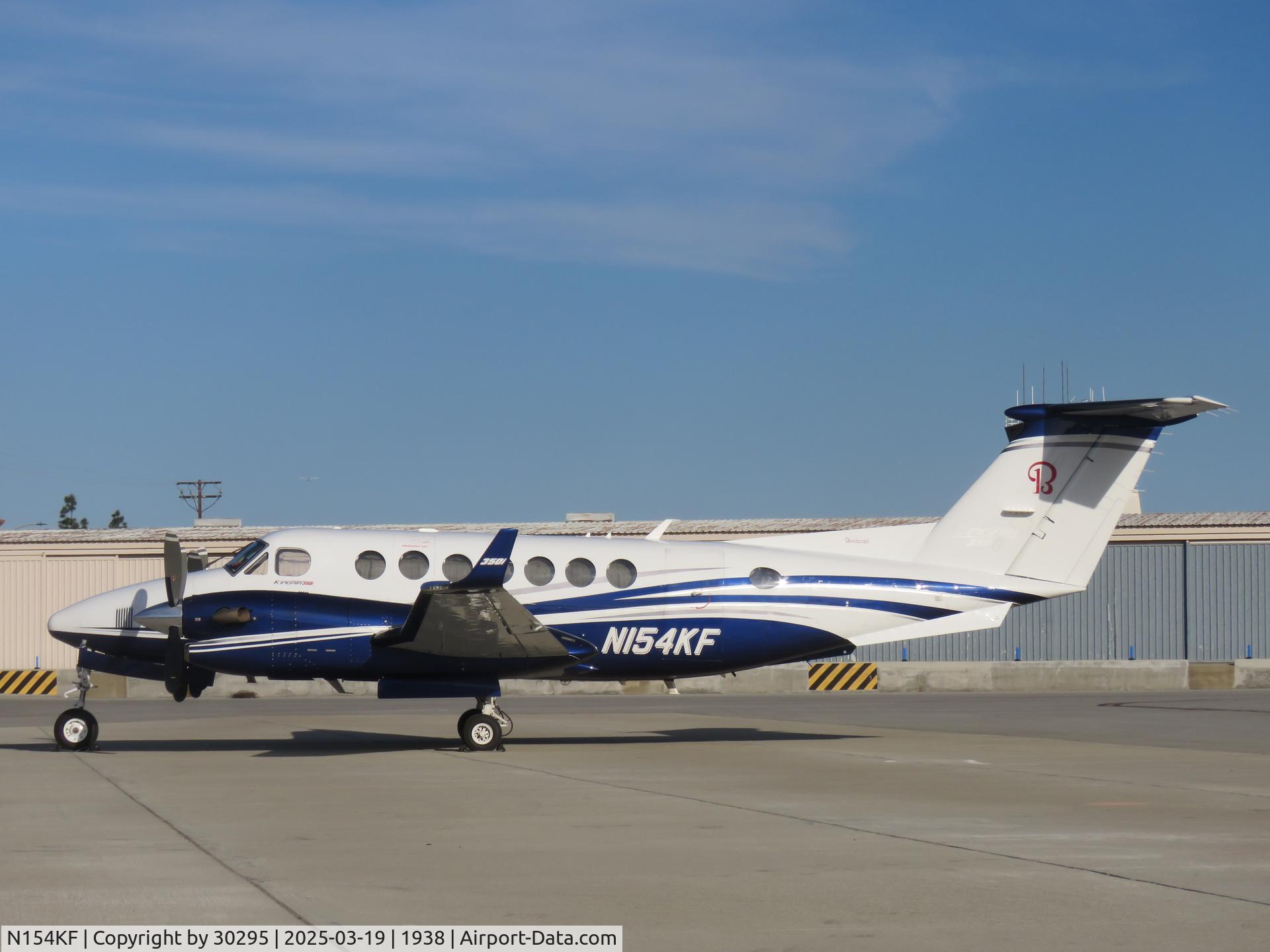 N154KF, 2016 Beechcraft B300 (350i) King Air C/N FL-1054, Parked