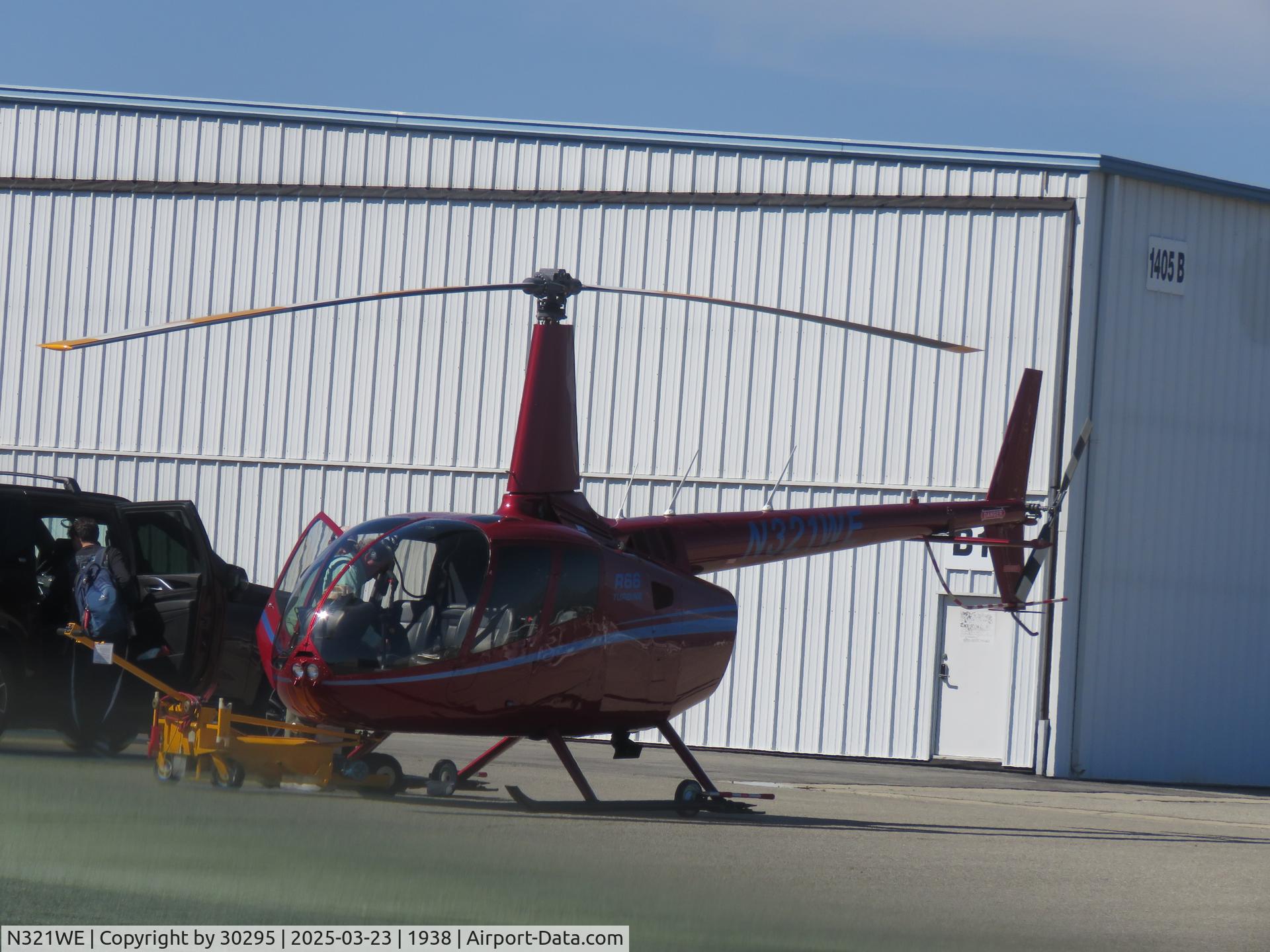 N321WE, 2012 Robinson Helicopter Comp. R66 C/N 0177, Getting ready