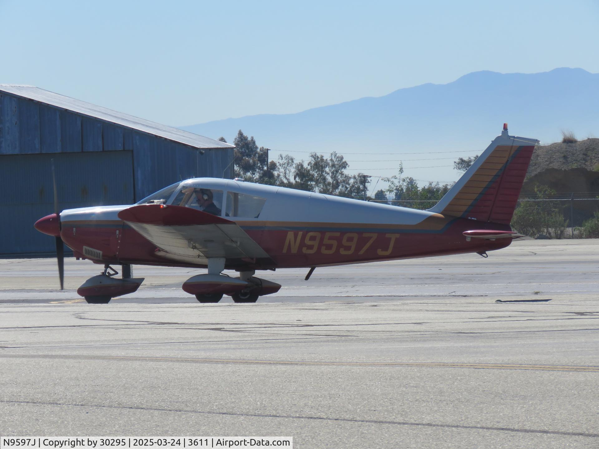 N9597J, 1966 Piper PA-28-180 C/N 28-3743, Taxiing