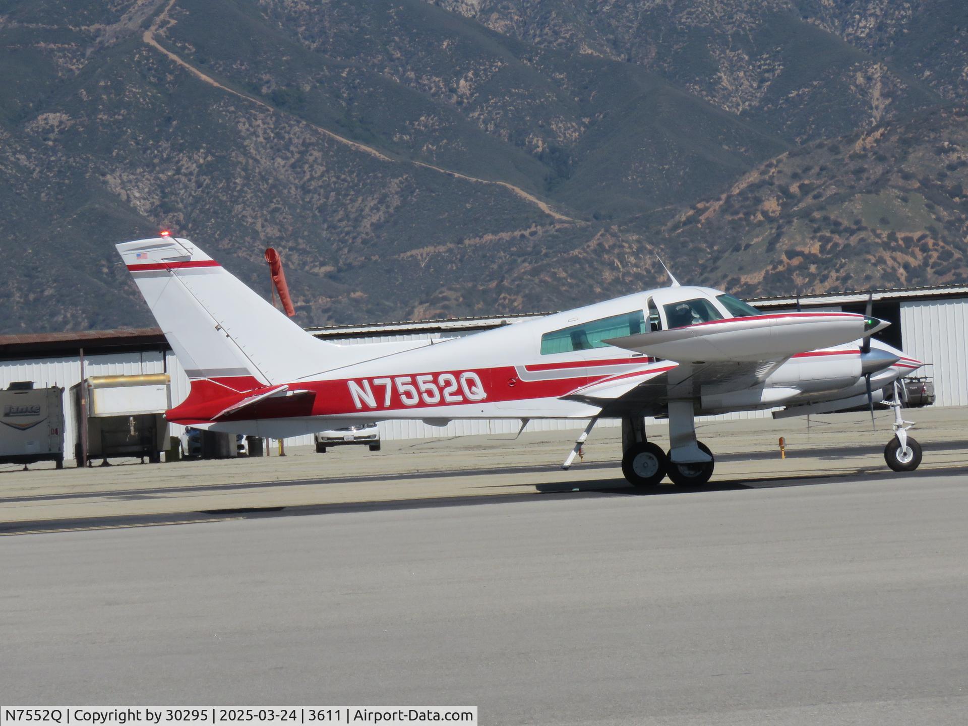 N7552Q, 1969 Cessna 310Q C/N 310Q0052, Taxiing