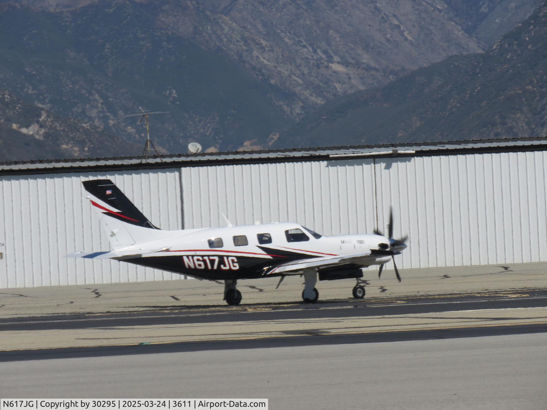 N617JG, 2017 Piper M600 (PA-46-600TP) C/N 4698042, Taxiing