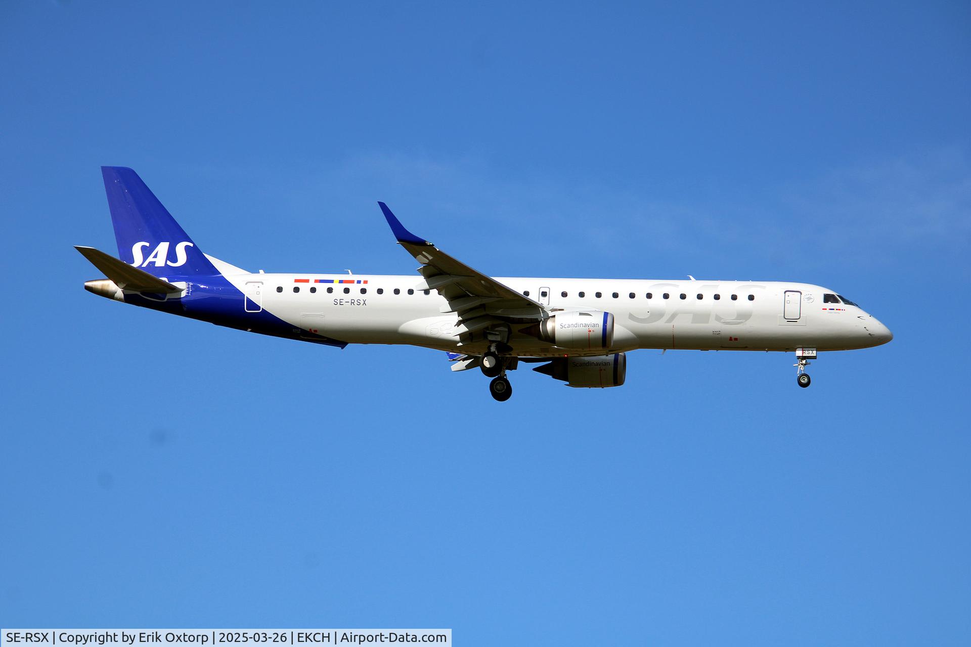SE-RSX, 2018 Embraer ERJ-195LR (ERJ-190-200LR) C/N 19000747, SE-RSX landing rw 04L