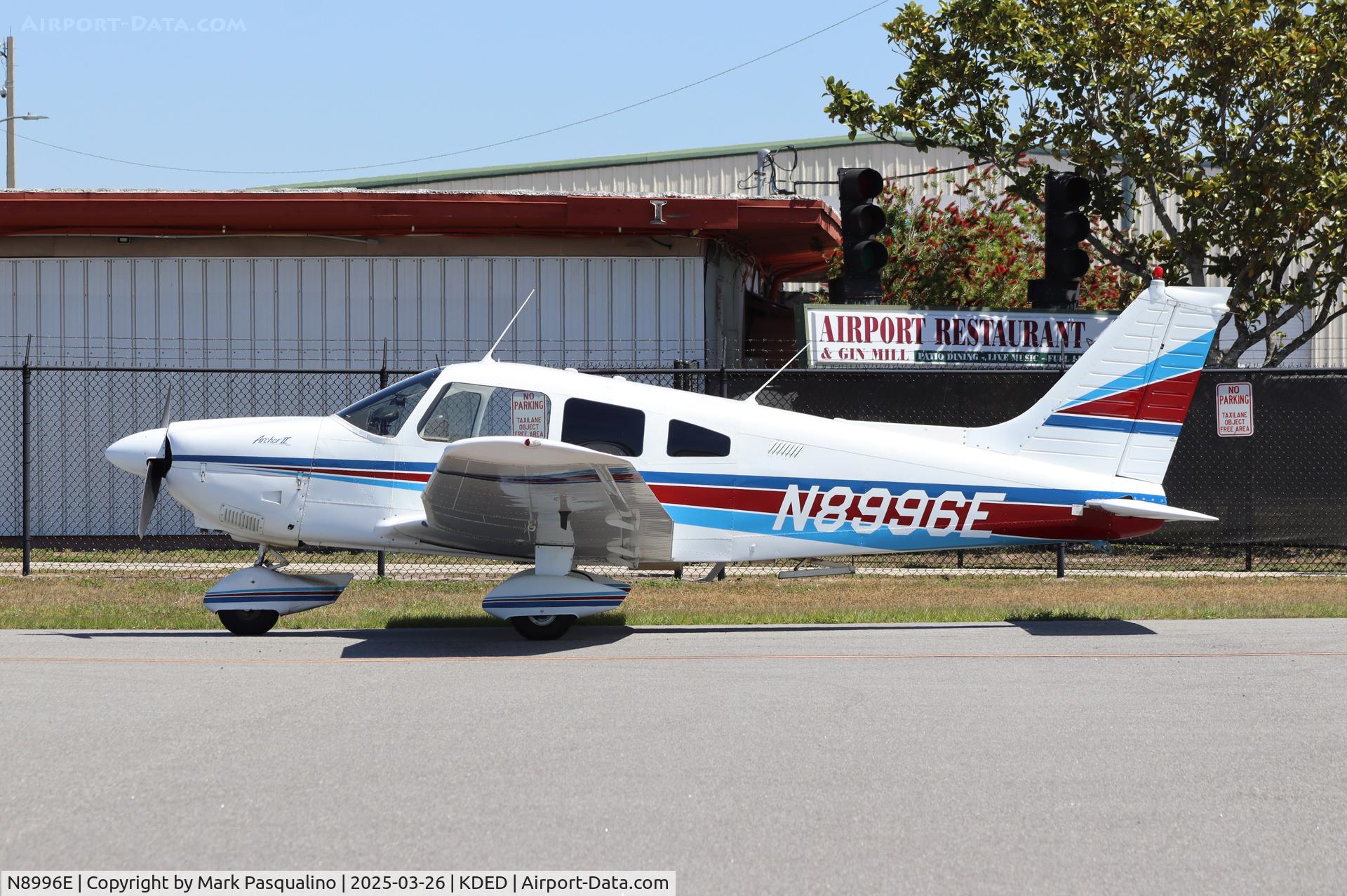 N8996E, 1976 Piper PA-28-181 C/N 28-7690217, Piper PA-28-181