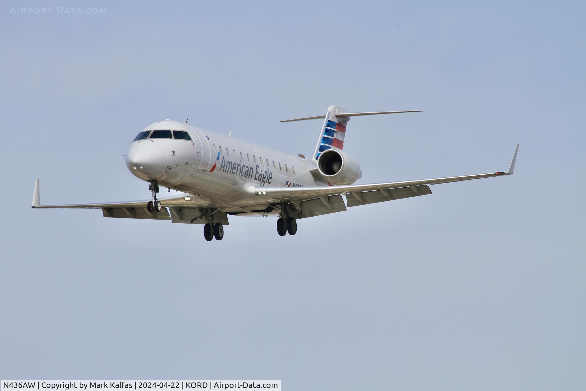 N436AW, 2002 Bombardier CRJ-200LR (CL-600-2B19) C/N 7734, CRJ2 Air Wisconsin/ American Eagle BOMBARDIER INC CL-600-2B19 N436AW 28C approach KORD