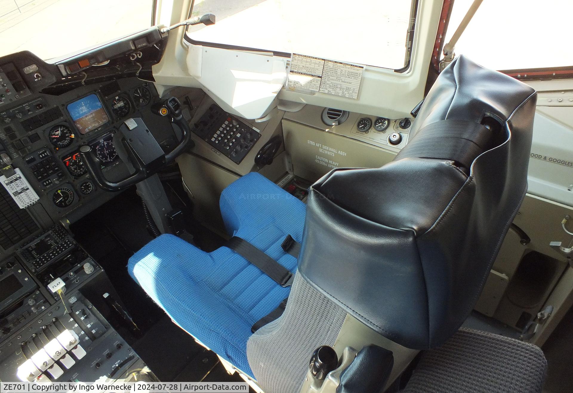 ZE701, 1985 British Aerospace BAe.146 CC.2 C/N E1029, BAe 146 CC2 at the IWM and other collections, Duxford #c