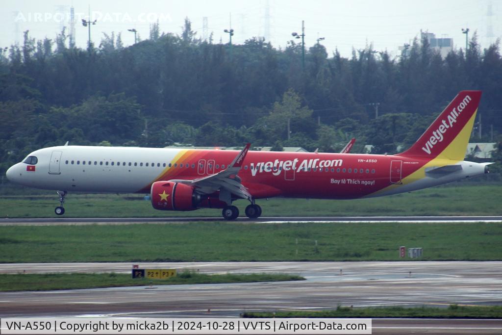 VN-A550, 2024 Airbus A321-271NX C/N 12266, Landing