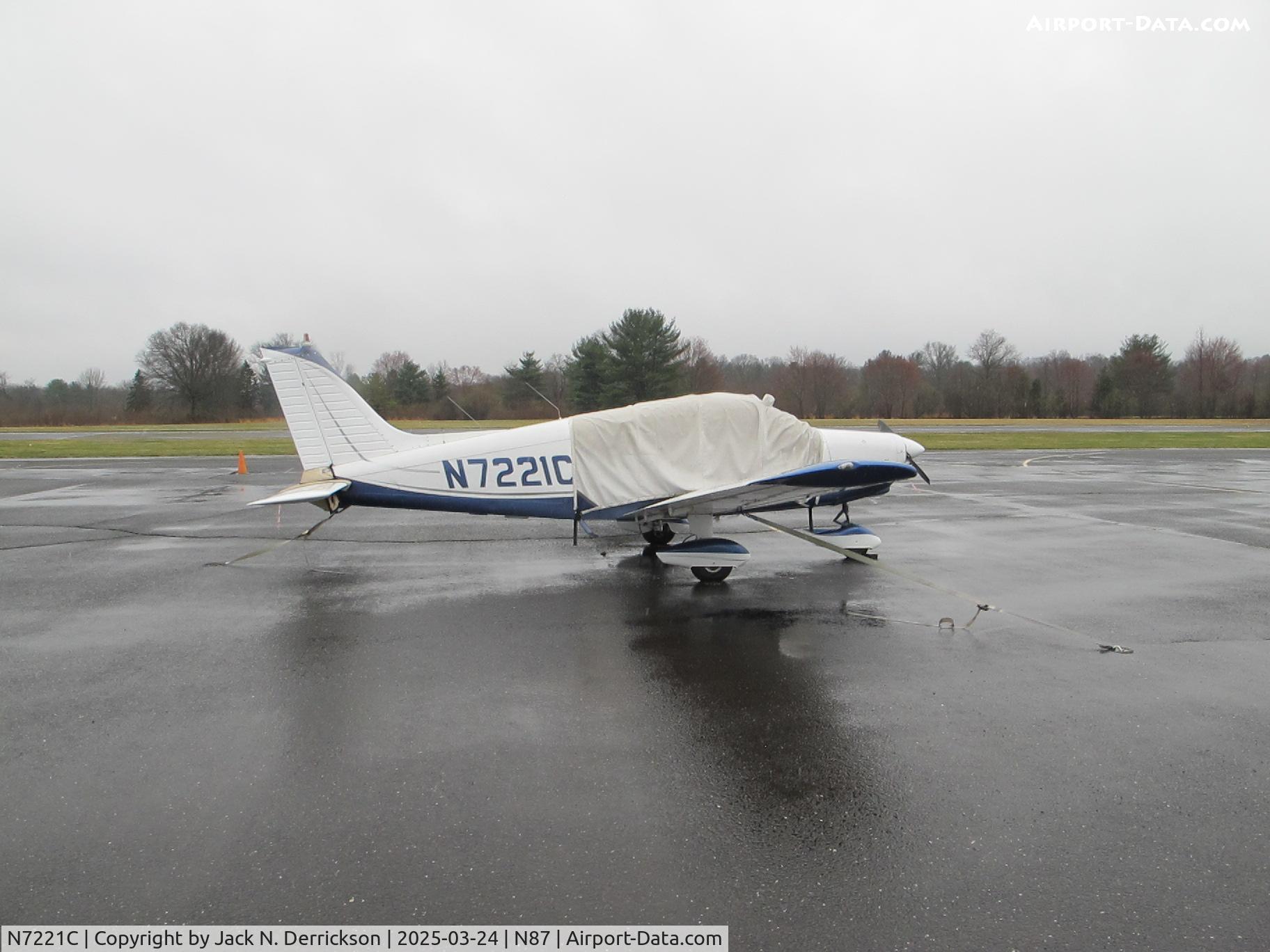 N7221C, 1975 Piper PA-28-151 C/N 28-7615047, Cherokee at Air Mods