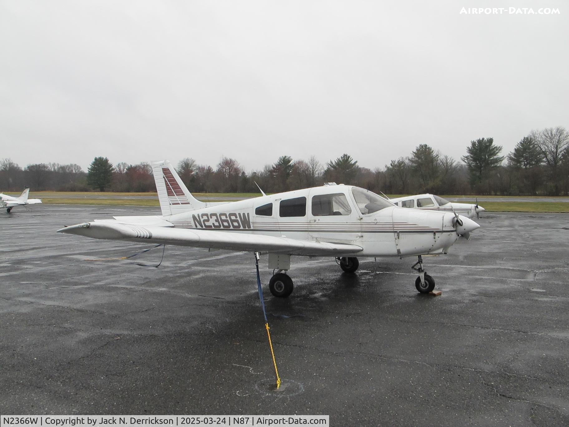N2366W, 1985 Piper PA-28-161 C/N 28-8516046, Cherokee at Air-Mods
