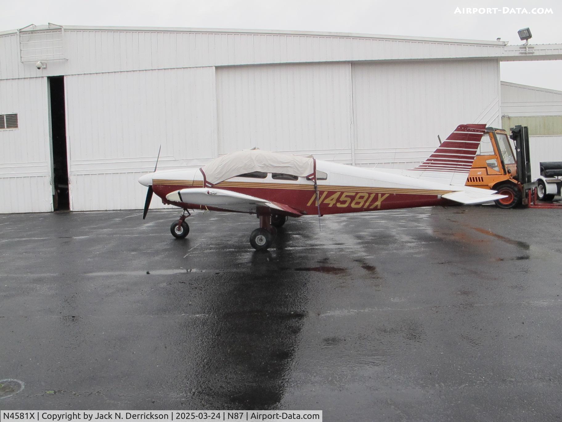 N4581X, 1975 Piper PA-28-181 C/N 28-7690042, Cherokee at Air-Mods
