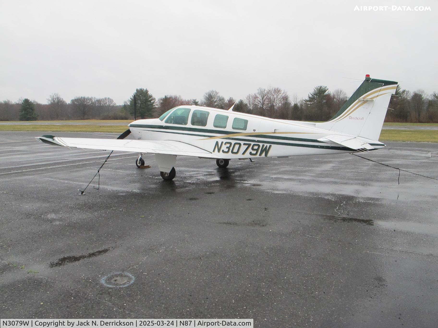 N3079W, 1987 Beech A36 Bonanza 36 C/N E-2388, Bonanza at Air-Mods