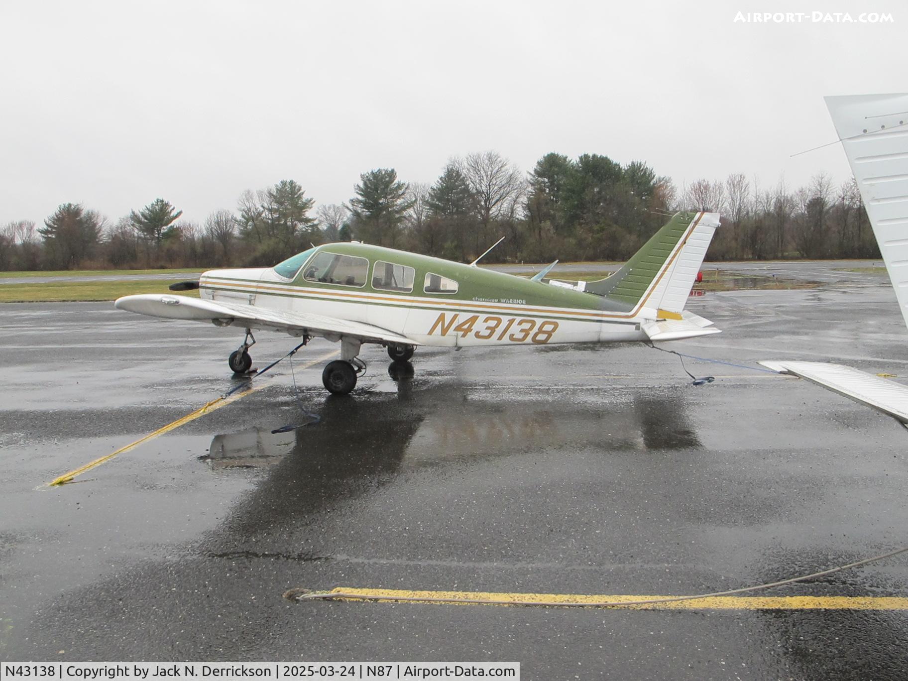 N43138, 1974 Piper PA-28-151 C/N 28-7415432, Cherokee at Air-Mods