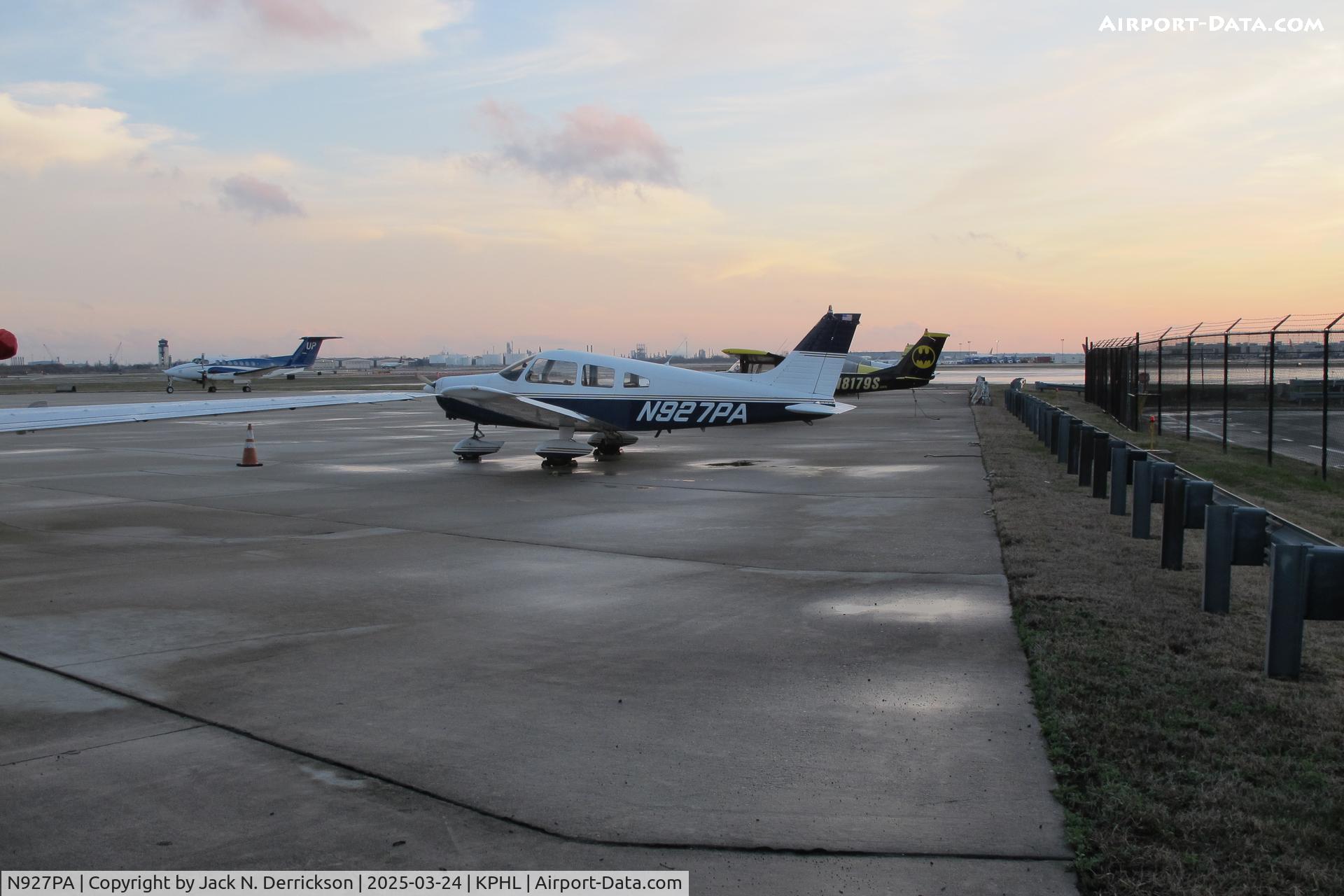 N927PA, 1977 Piper PA-28-161 C/N 28-7716082, Cherokee at Philly