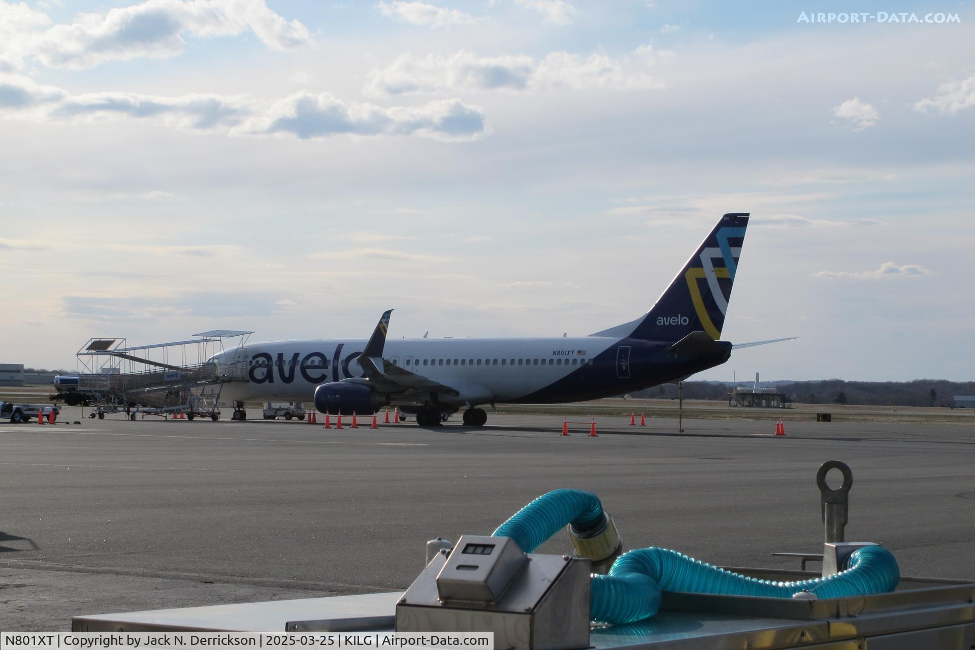 N801XT, 2007 Boeing 737-86N C/N 35220, 737 at Wilmington Delaware