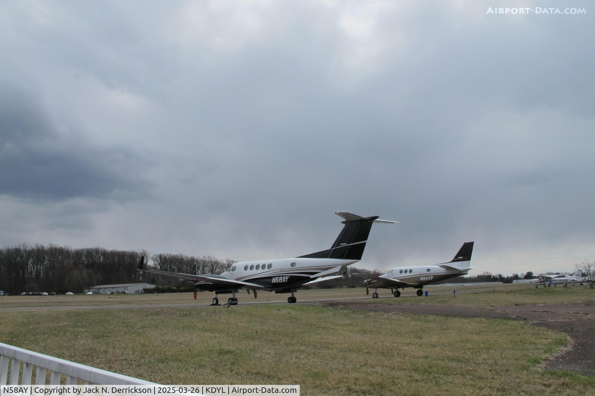 N58AY, 1995 Beech B200 King Air C/N BB-1511, King Air at Doylestown