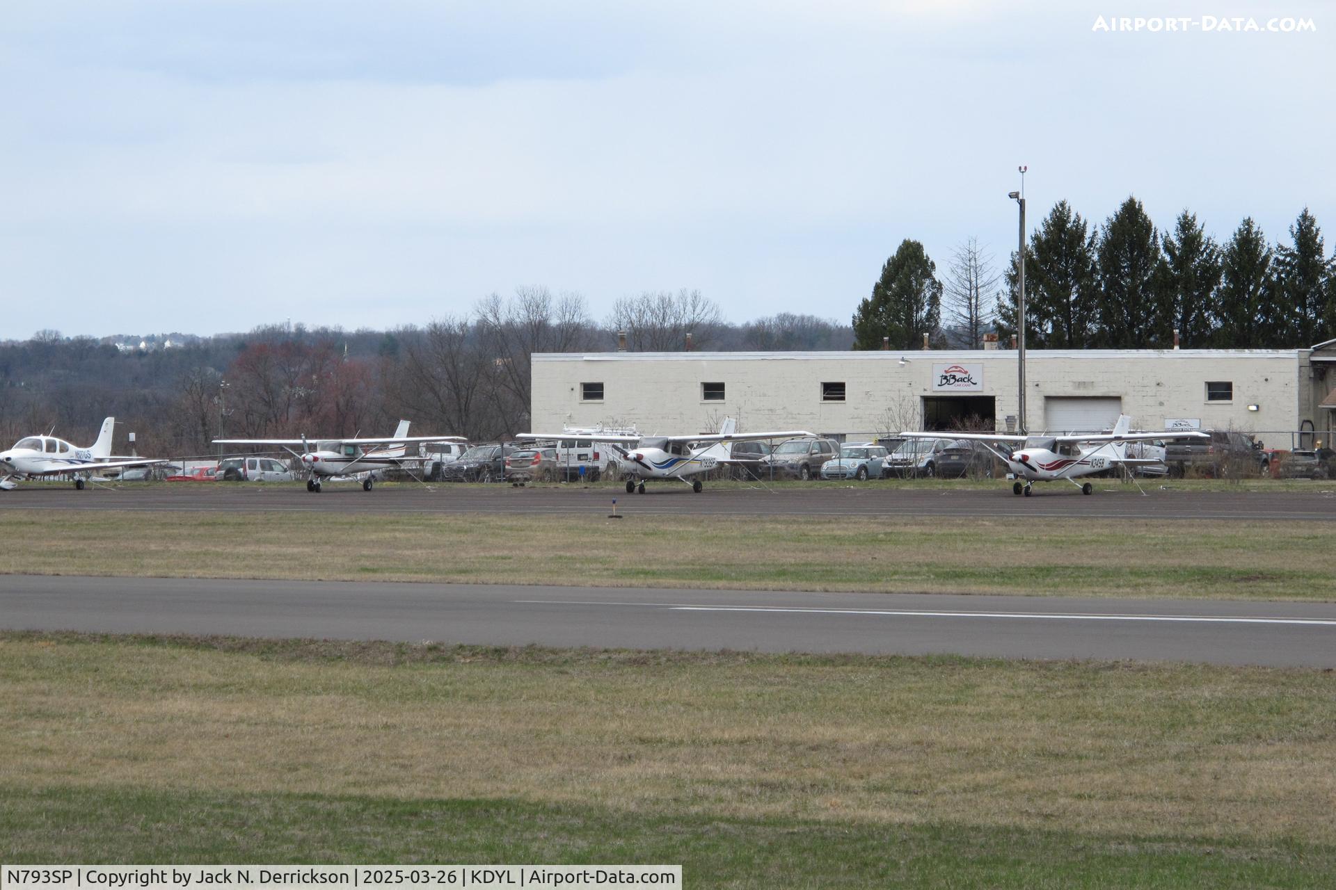 N793SP, 2001 Cessna 172S C/N 172S8718, 172 at Doylestown