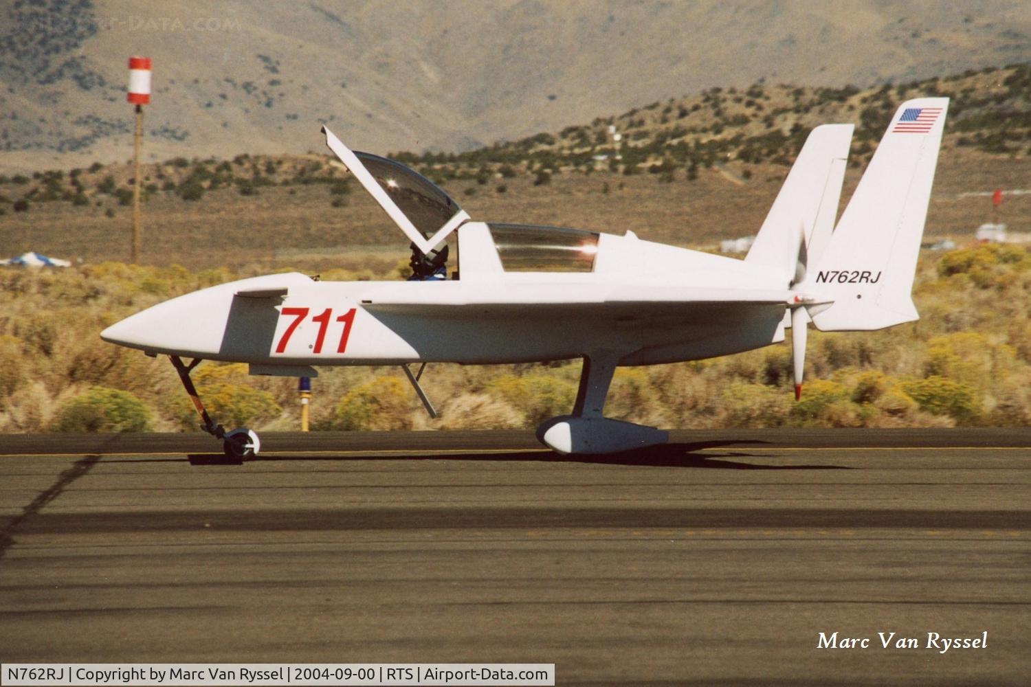 N762RJ, 2003 Rutan Long-EZ C/N B1RD, N762RJ race #711 at Reno Air Races 2004, pilot was Joe Personnet.