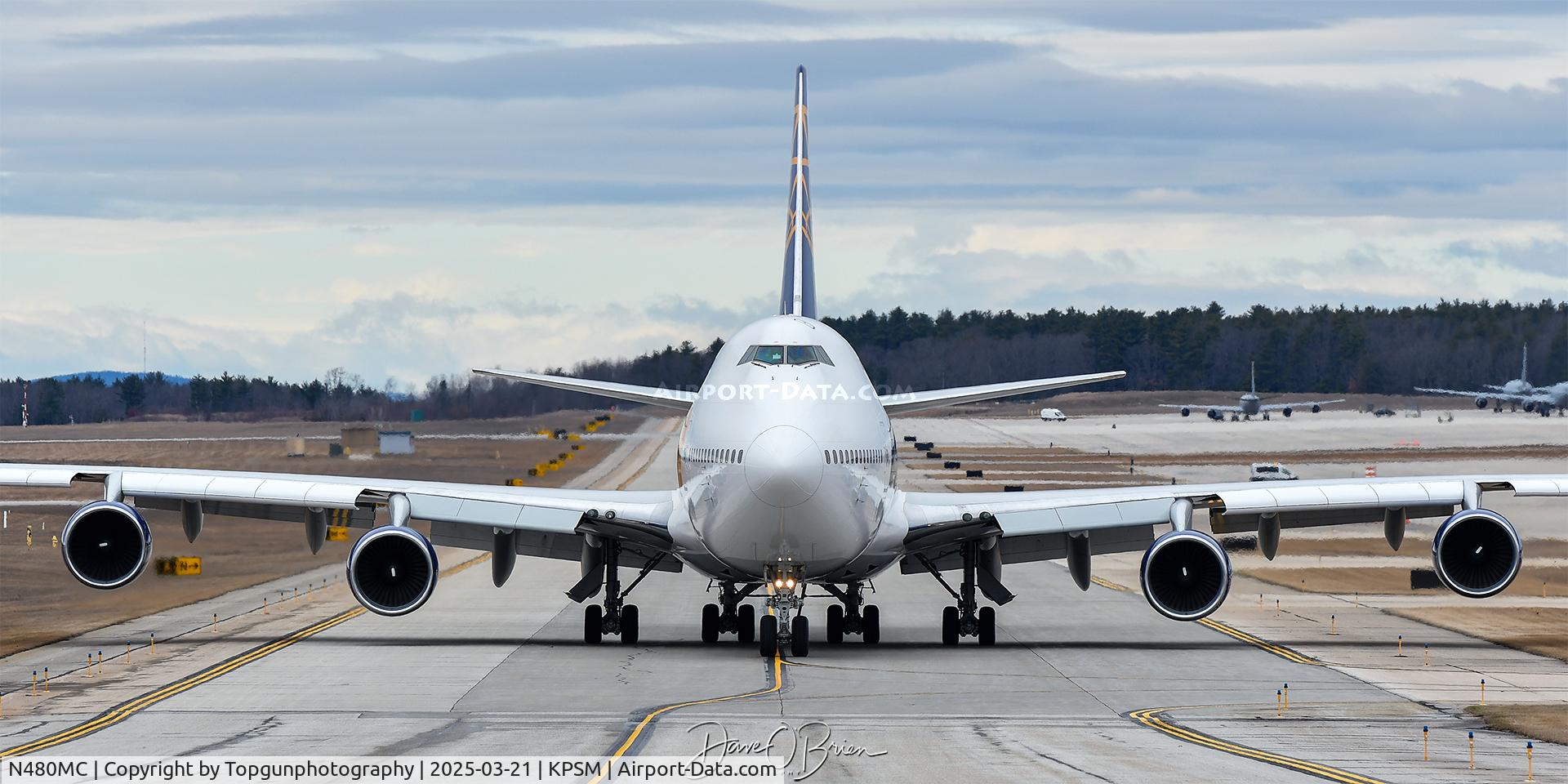 N480MC, 1999 Boeing 747-422 C/N 28812, GIANT8589
