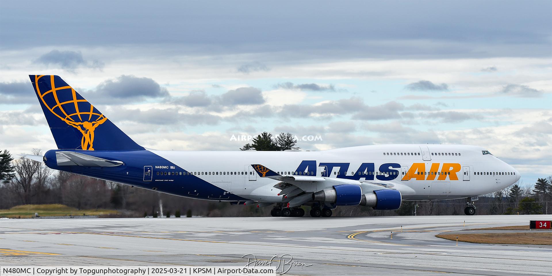 N480MC, 1999 Boeing 747-422 C/N 28812, GIANT8589 departing RW34