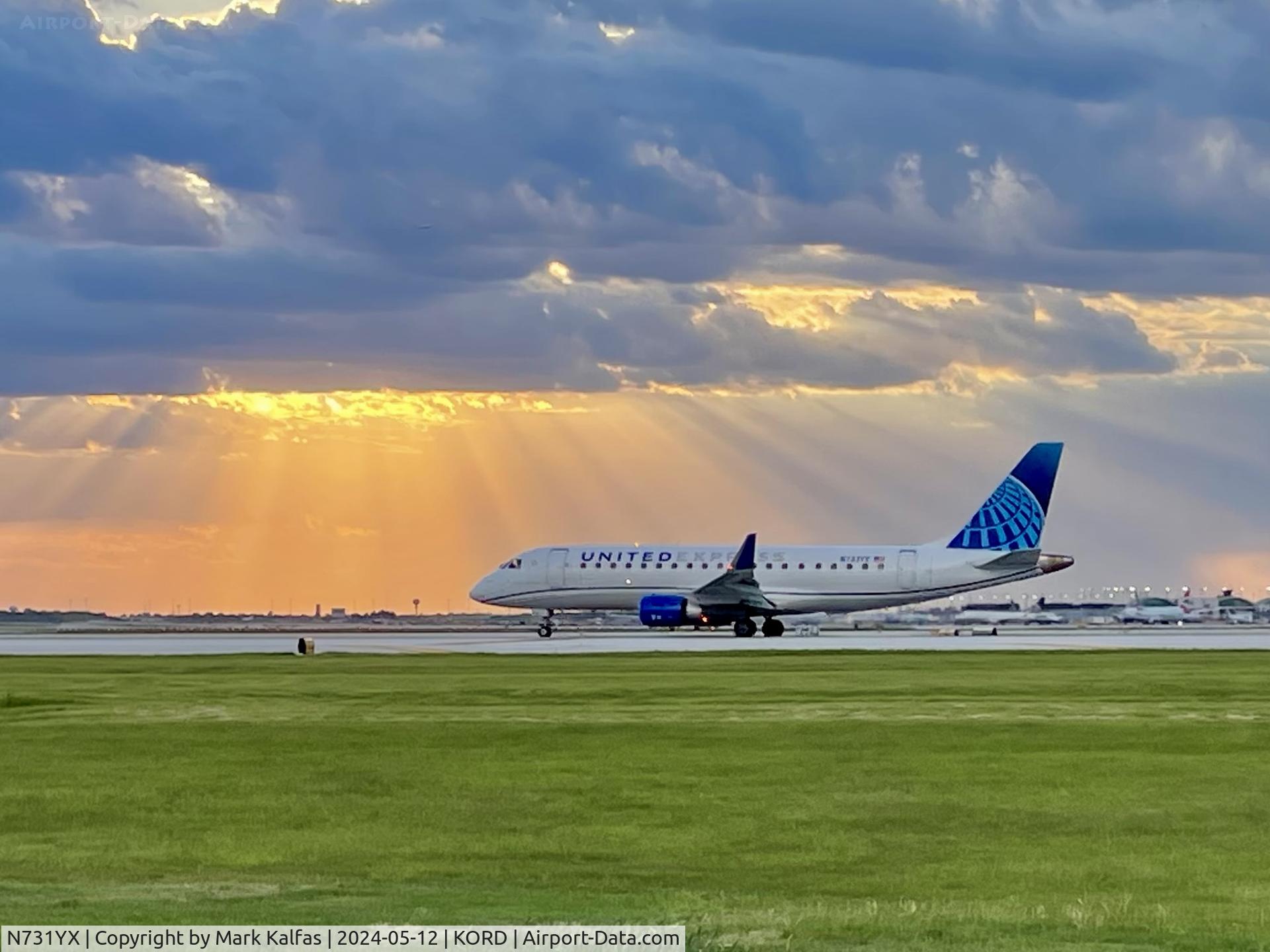N731YX, 2015 Embraer 175LR (ERJ-170-200LR) C/N 17000520, E75L REPUBLIC AIRWAYS /UNITED EXPRESS EMBRAER 175 N731YX departing 22L KORD