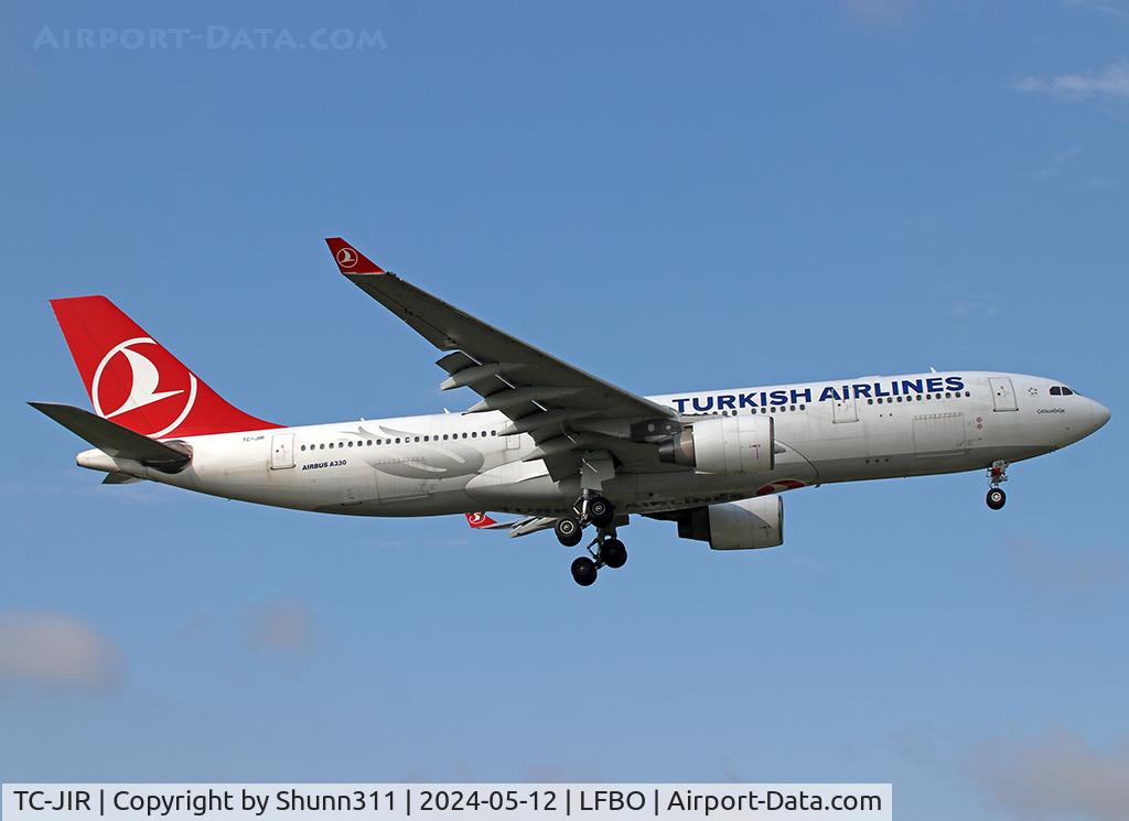 TC-JIR, 2008 Airbus A330-223 C/N 0949, Landing rwy 32R