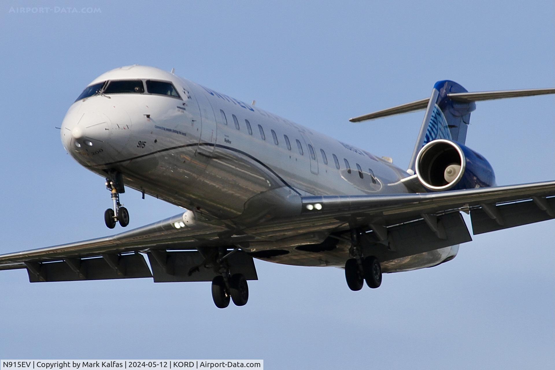 N915EV, 2003 Bombardier CRJ-200ER (CL-600-2B19) C/N 7754, CRJ2 SkyWest/United Express Bombardier CRJ-200ER N915EV arriving 28C KORD