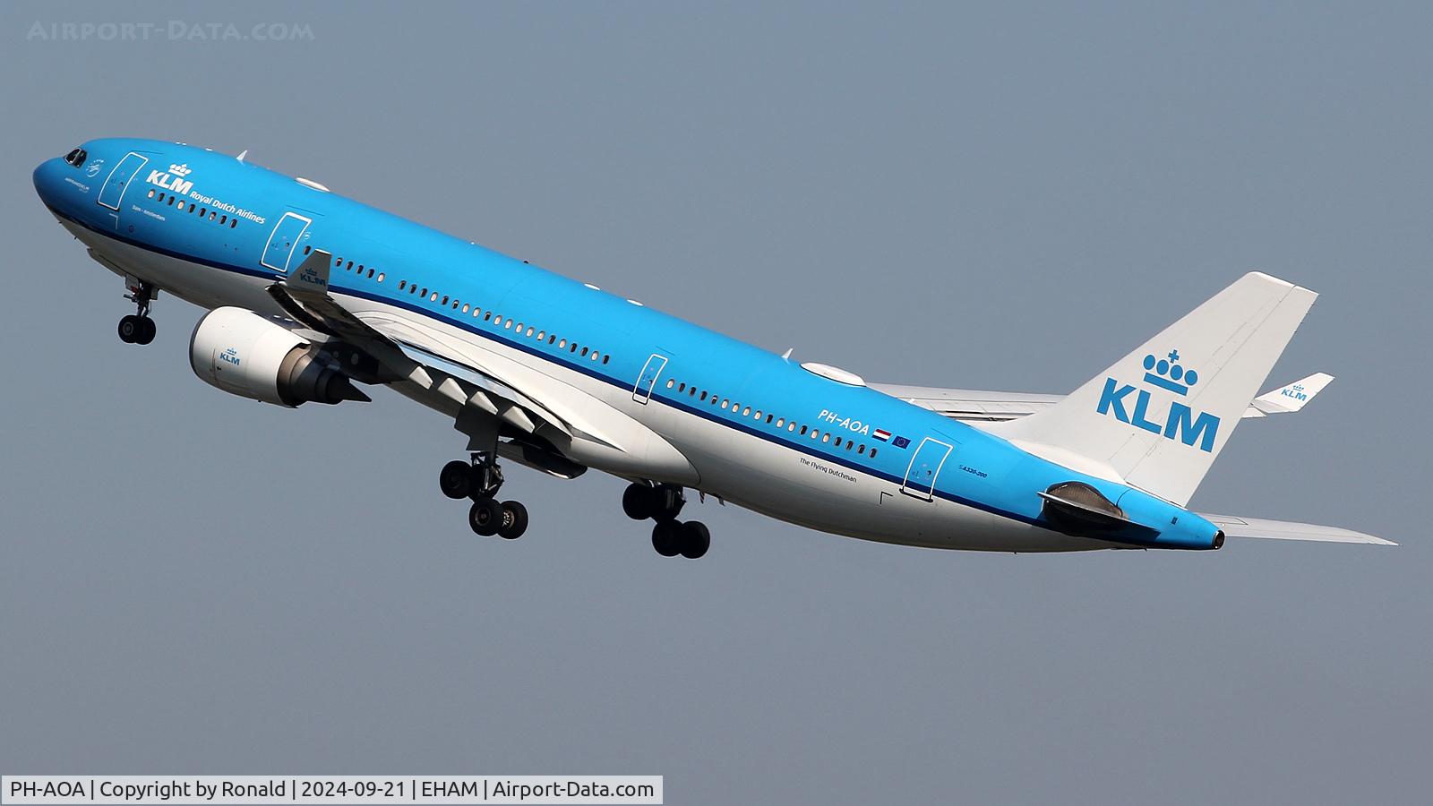 PH-AOA, 2005 Airbus A330-203 C/N 682, at eham